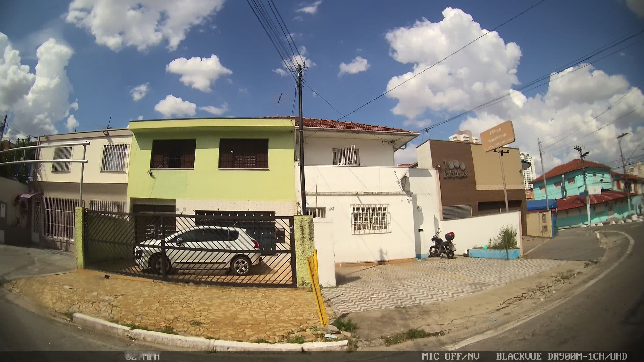 Street view near Pensionato Masculino Metro Tatuape, Tatuapé — © kaart_4 (CC BY-SA · Mapillary)