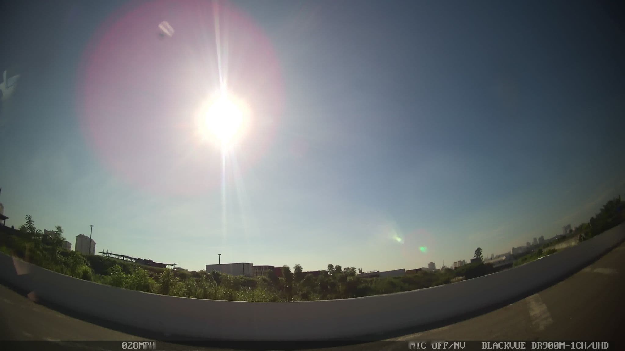 Street view near Motel 2000, Vila Medeiros — © kaart_4 (CC BY-SA · Mapillary)