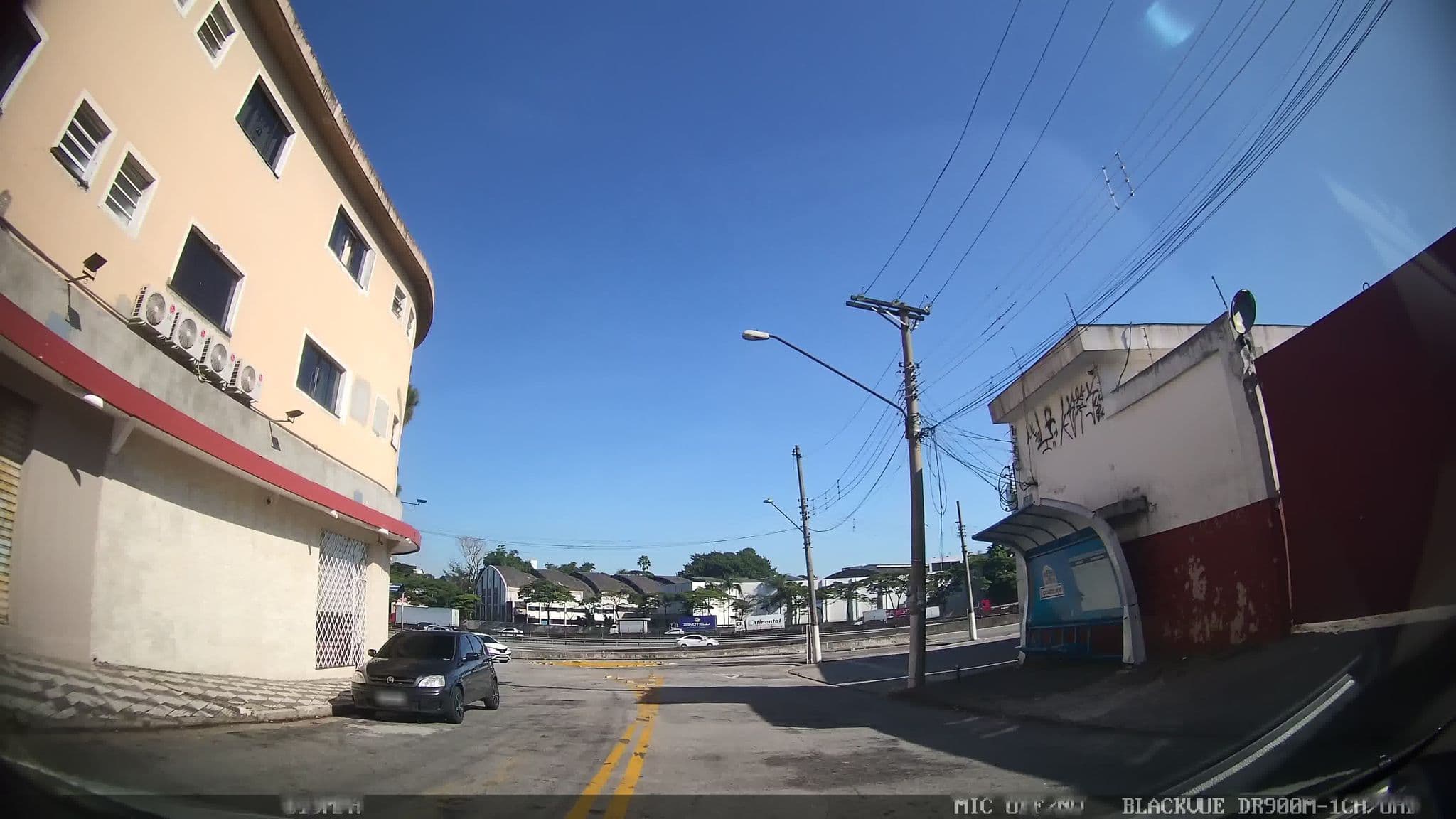 Street view near Hotel Tupinambá, Vila Medeiros — © kaart_4 (CC BY-SA · Mapillary)