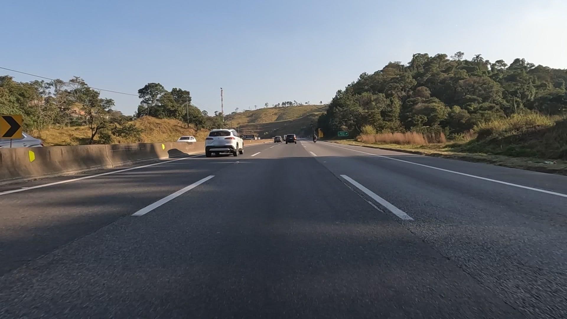Street view near Pousada Águas do Vale, Mairiporã — © HOUER (CC BY-SA · Mapillary)