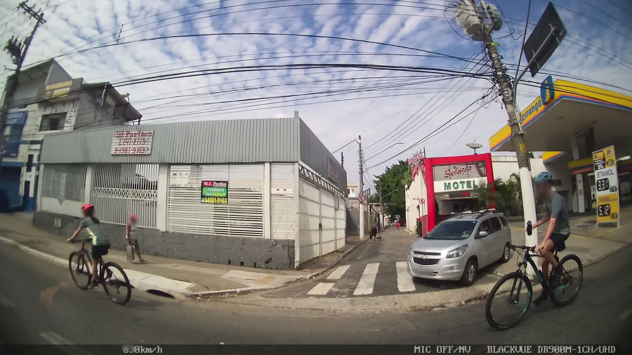 Street view near Motel Sedução, Vila Galvão — © kaart_2 (CC BY-SA · Mapillary)