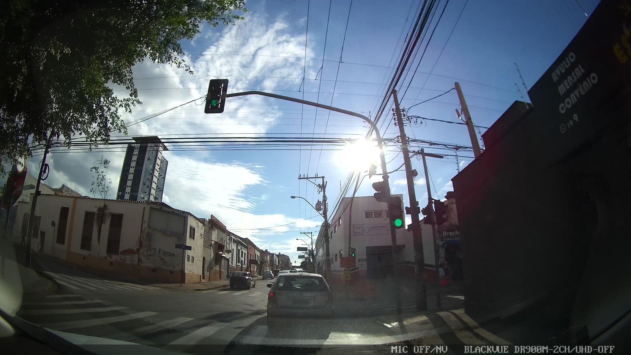 Street view near Hotel Carlton Plaza, Campinas — © marciosampaio (CC BY-SA · Mapillary)