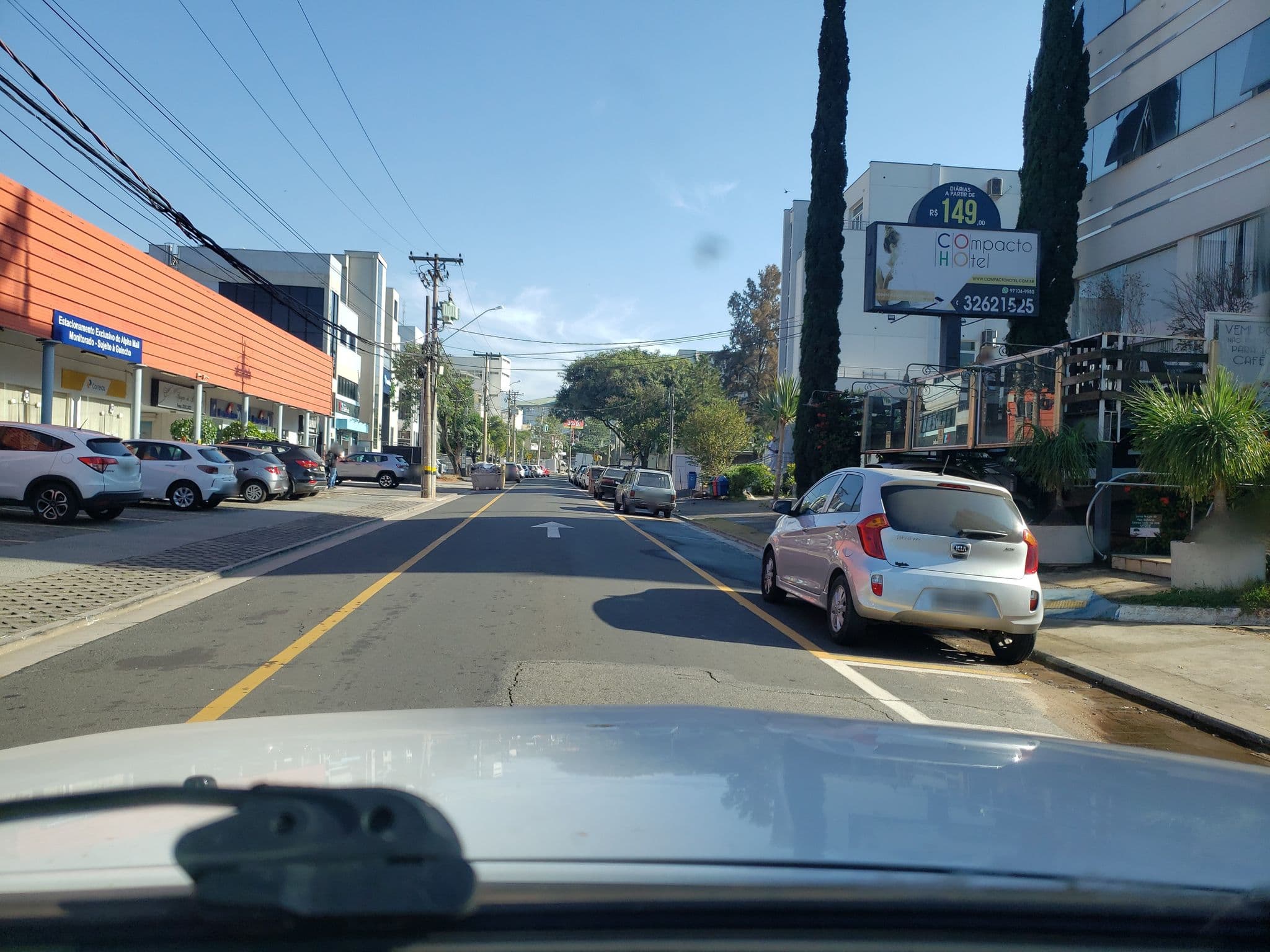 Street view near Compacto Hotel Alphaville Campinas, Souzas — © gchiorato (CC BY-SA · Mapillary)