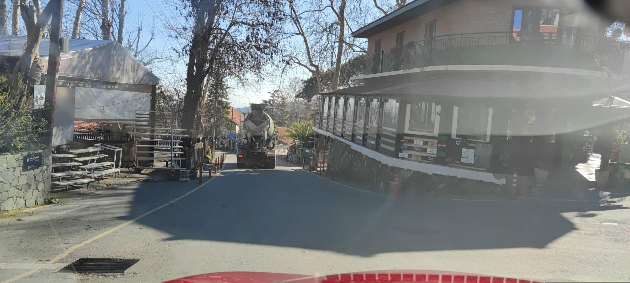 Street view near Petit Palais, Peléndri — © WhanTwo (CC BY-SA · Mapillary)