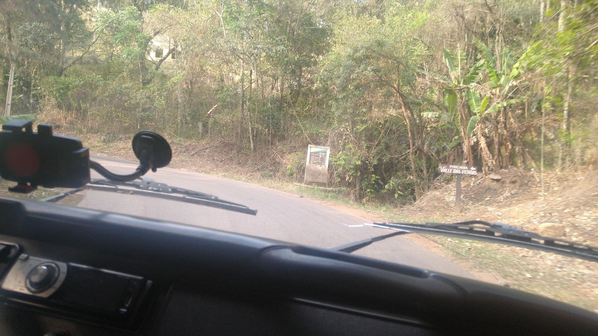 Street view near Pousada Valle das Pedras, Pedra Bela — © quionzo (CC BY-SA · Mapillary)