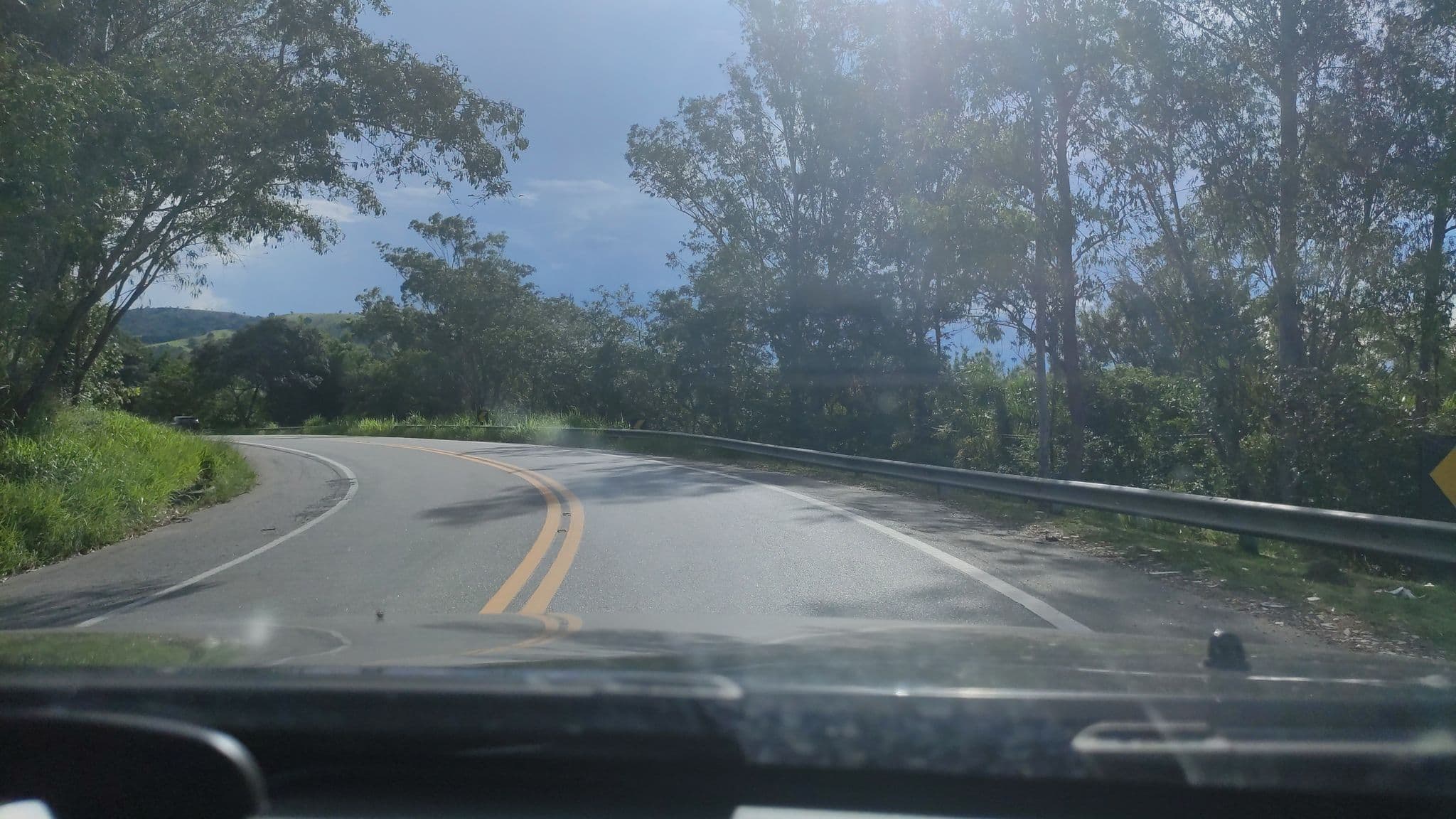Street view near Hotel Fazenda Vale Da Cachoeira, Lindóia — © fepol (CC BY-SA · Mapillary)