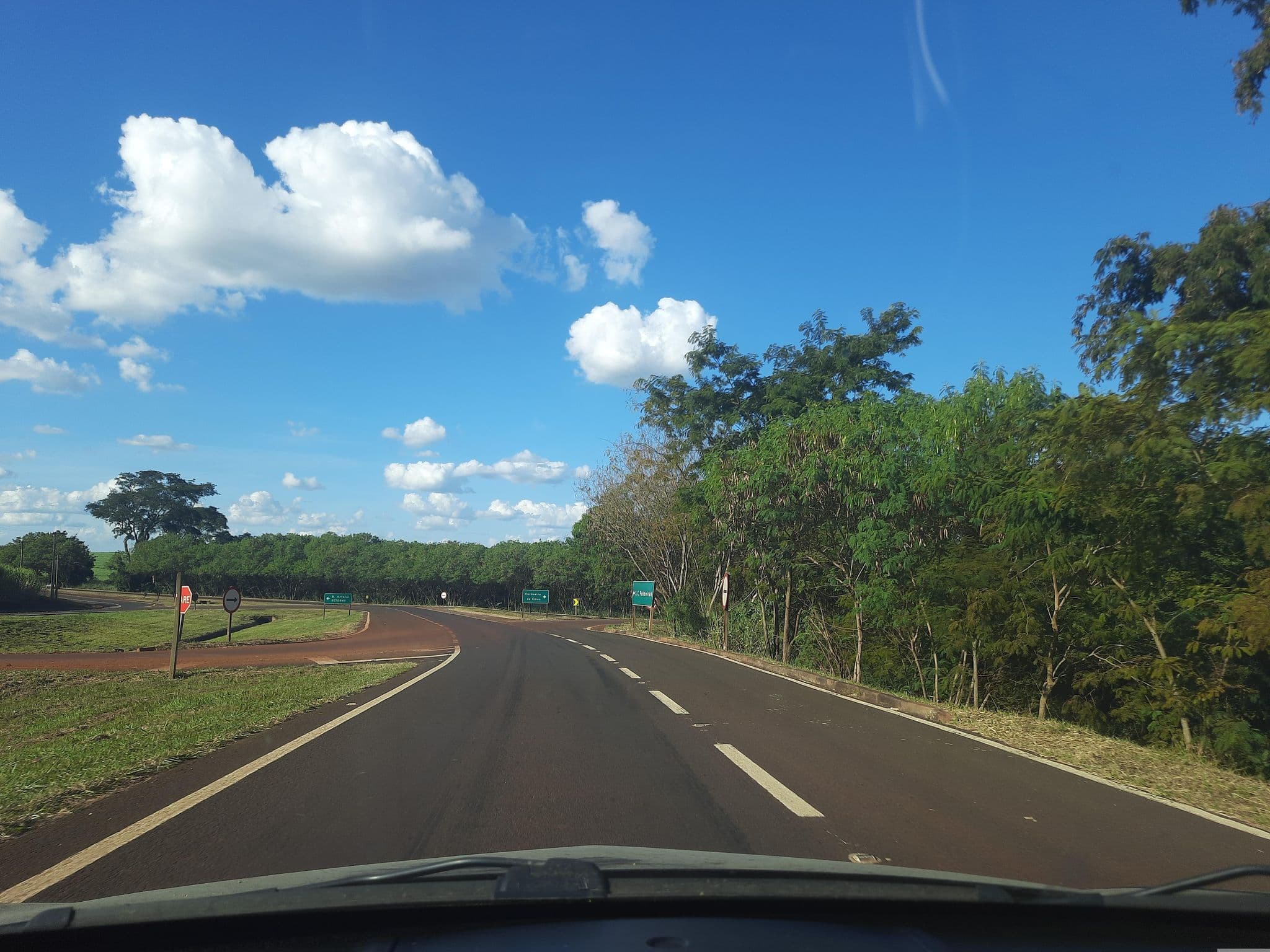 Street view near Hotel Pavani, Pirassununga — © alemenezes (CC BY-SA · Mapillary)