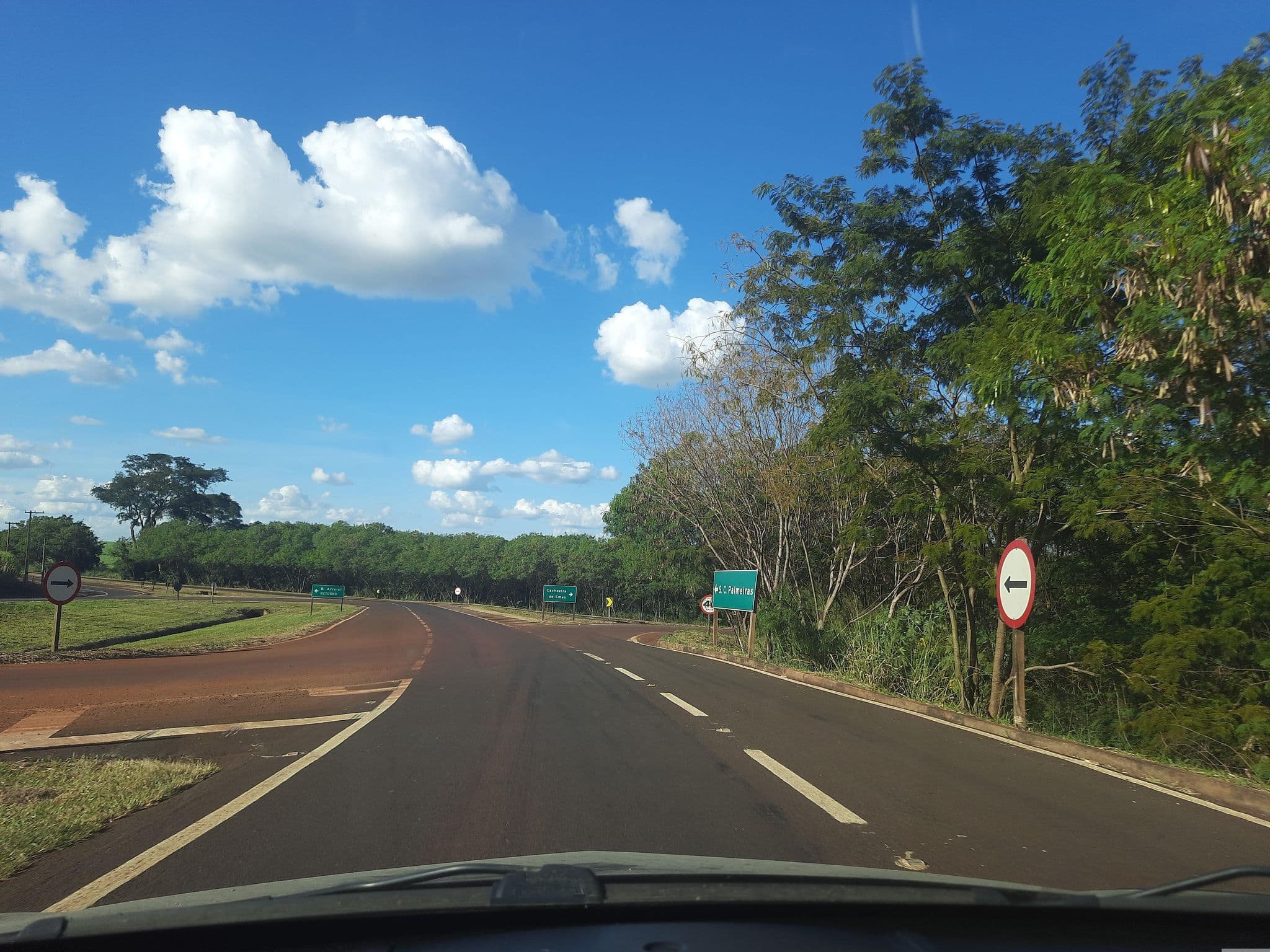 Street view near Paloma Hotel, Pirassununga — © alemenezes (CC BY-SA · Mapillary)