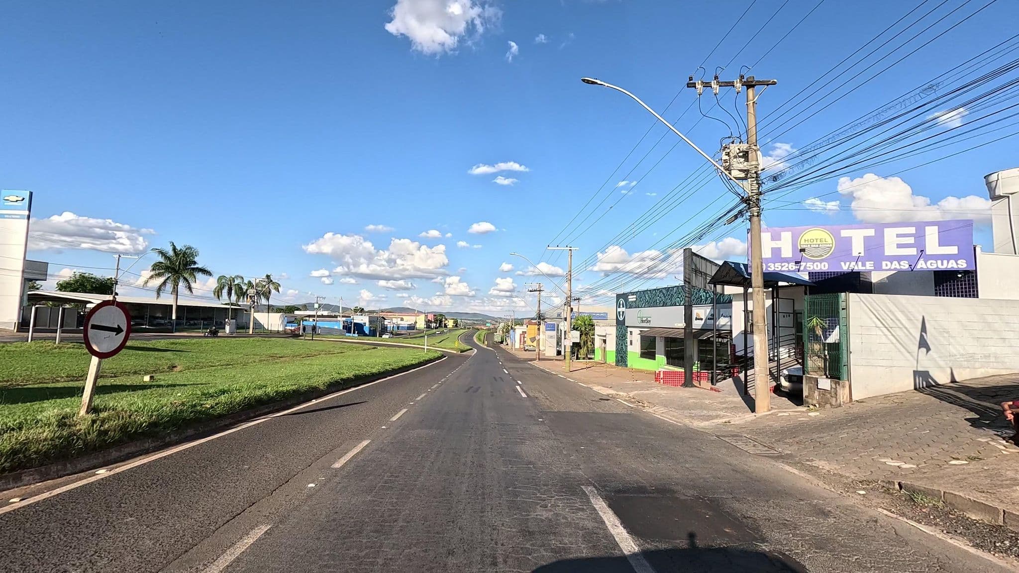 Street view near Hotel Vale das Águas, Passos — © MuitoAlemdasFronteiras (CC BY-SA · Mapillary)