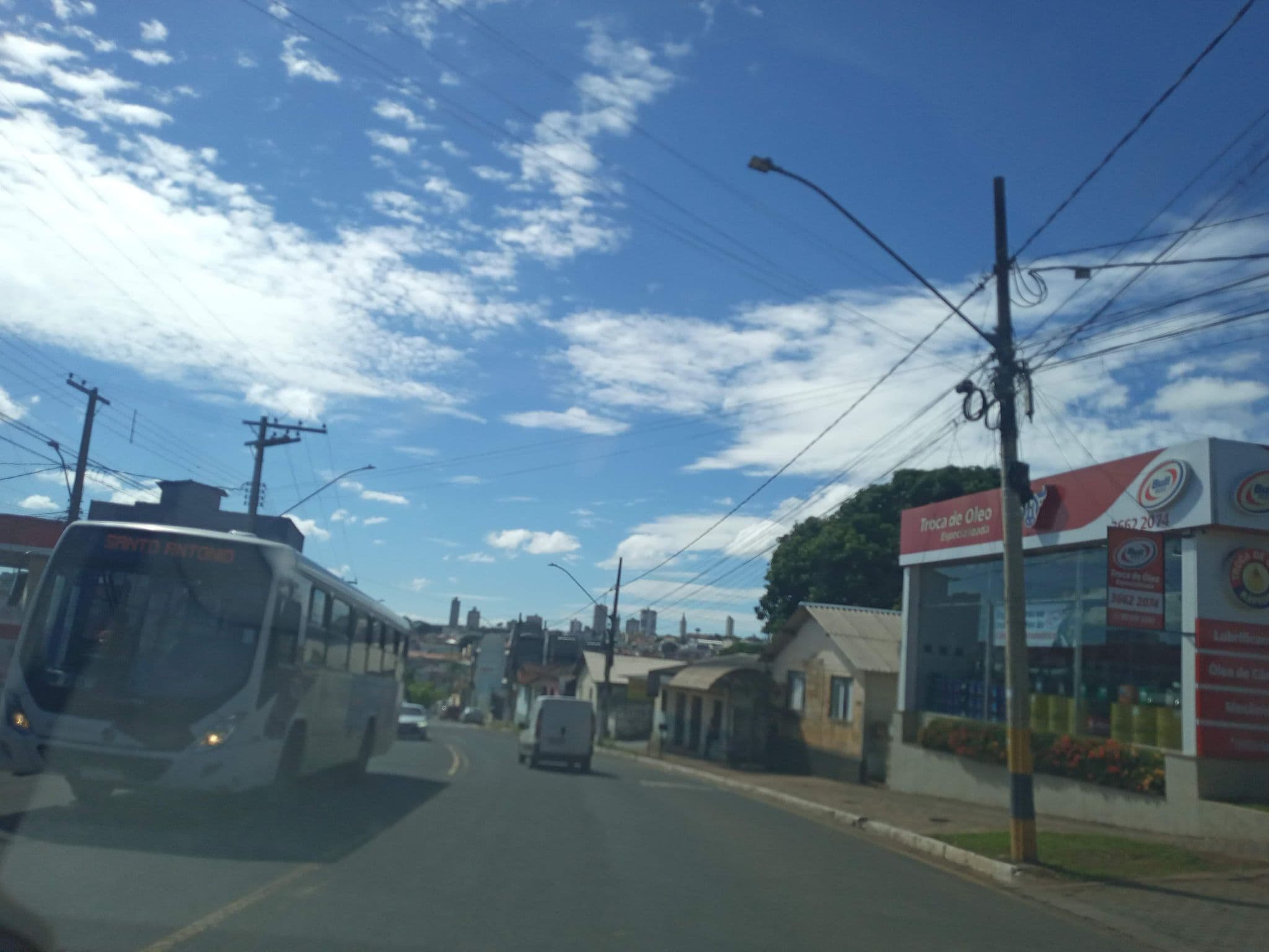 Street view near Pousada Araxa/MG, Araxá — © marcos_medeiros (CC BY-SA · Mapillary)