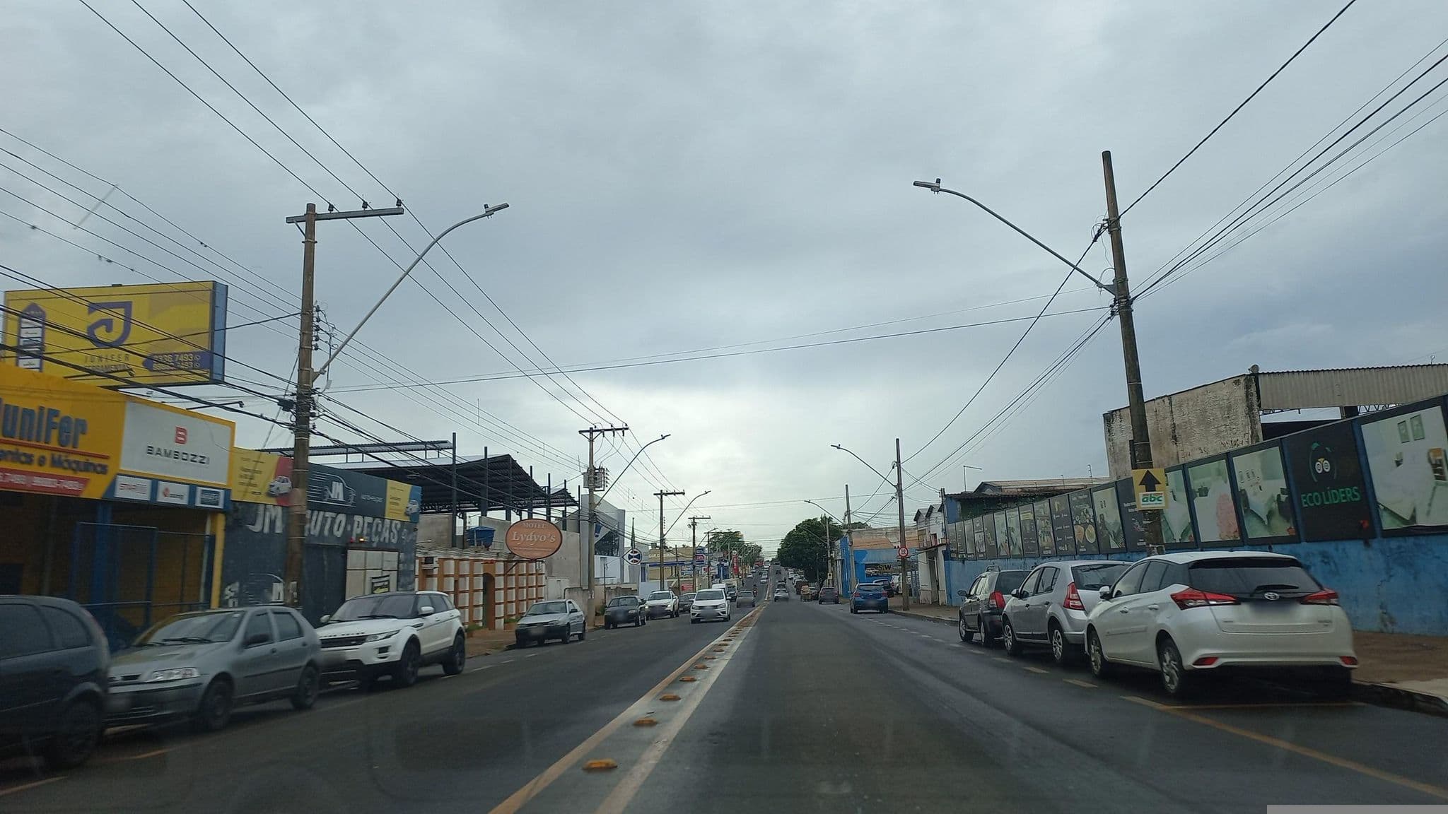 Street view near Hotel Flor de Minas, Uberaba — © EngMurilloCarvalho (CC BY-SA · Mapillary)