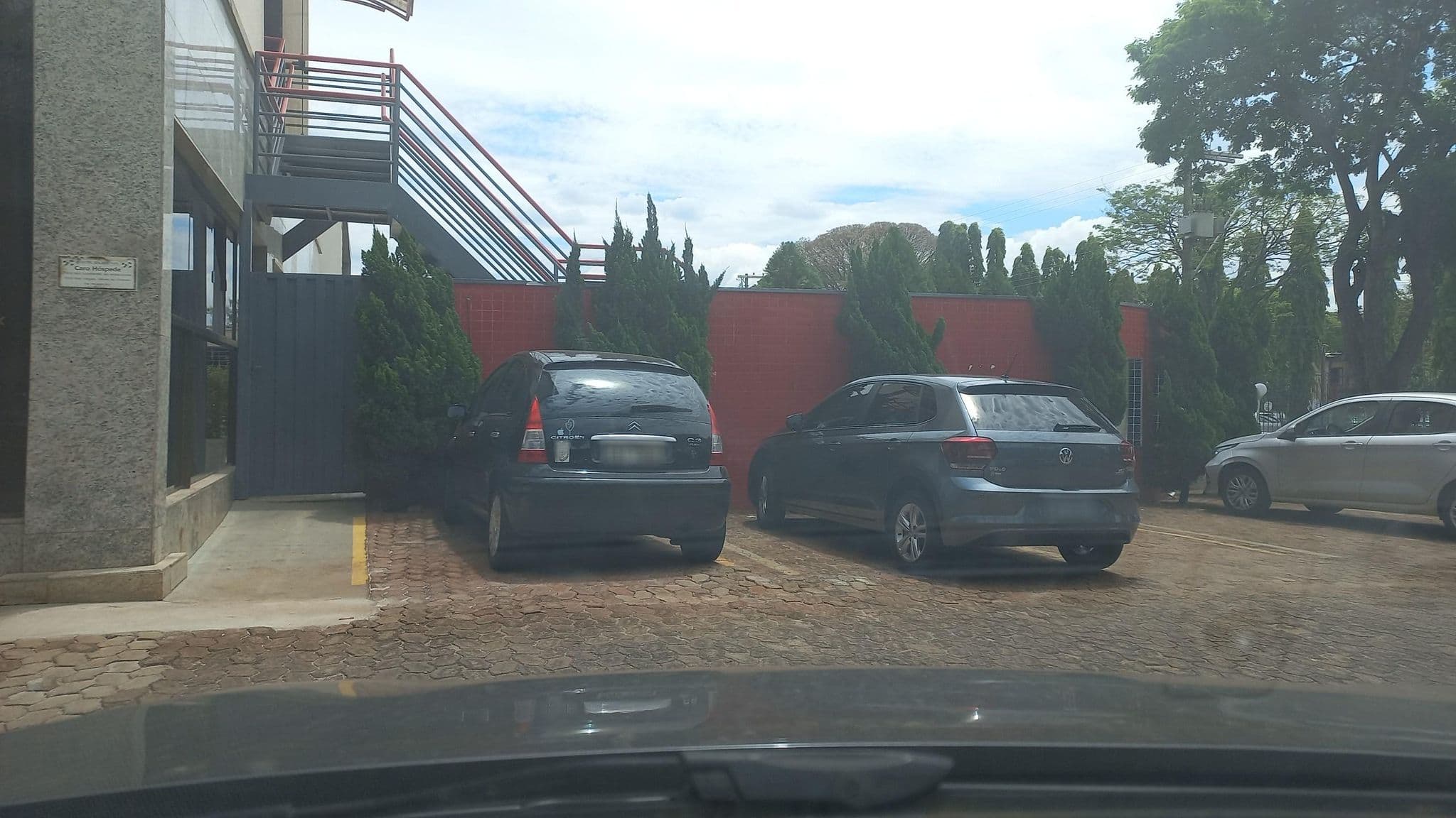 Street view near Hotel Golden Park, Uberaba — © EngMurilloCarvalho (CC BY-SA · Mapillary)