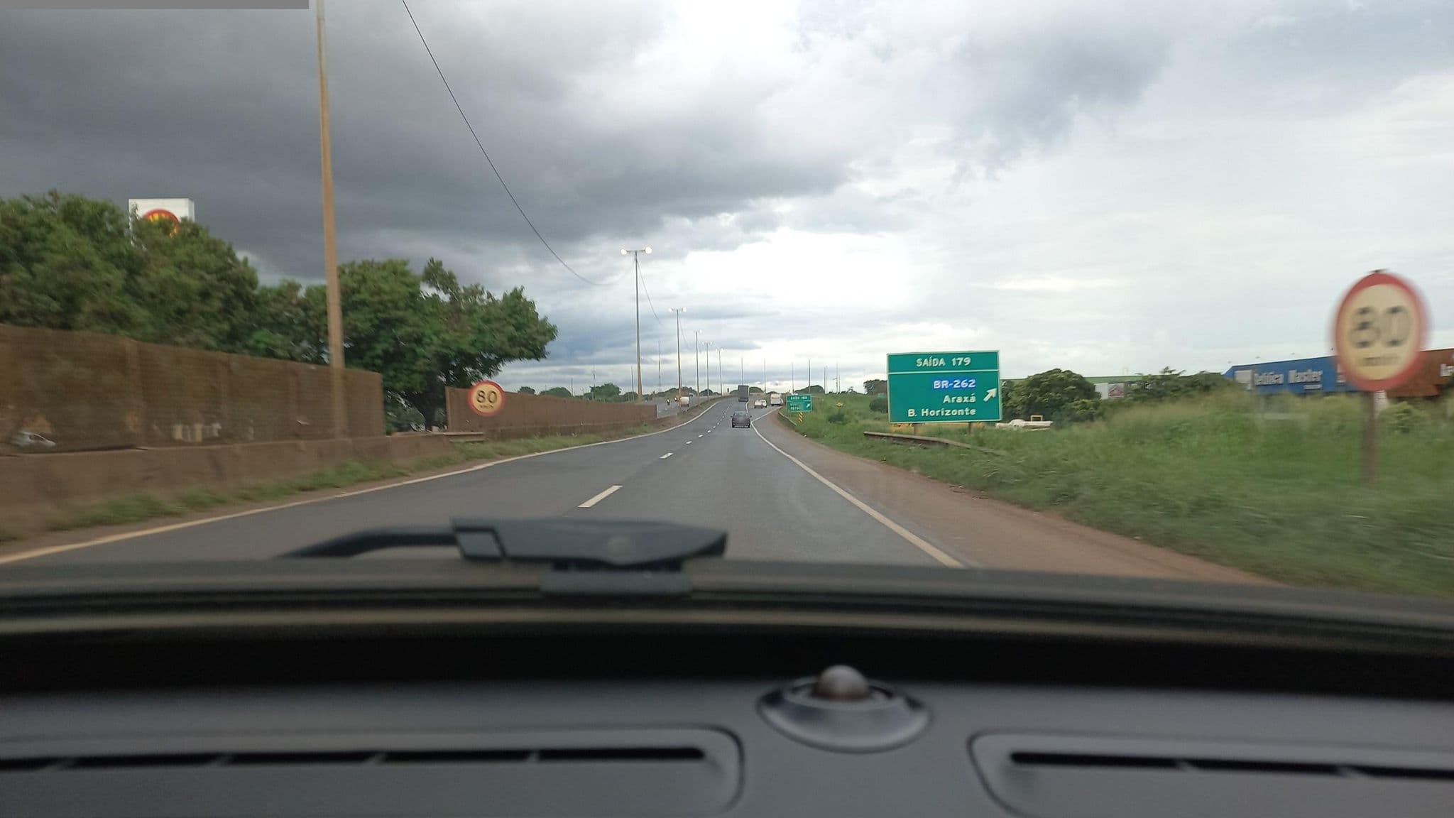 Street view near Paulista Turismo Rural Agropecuaria, Uberaba — © EngMurilloCarvalho (CC BY-SA · Mapillary)