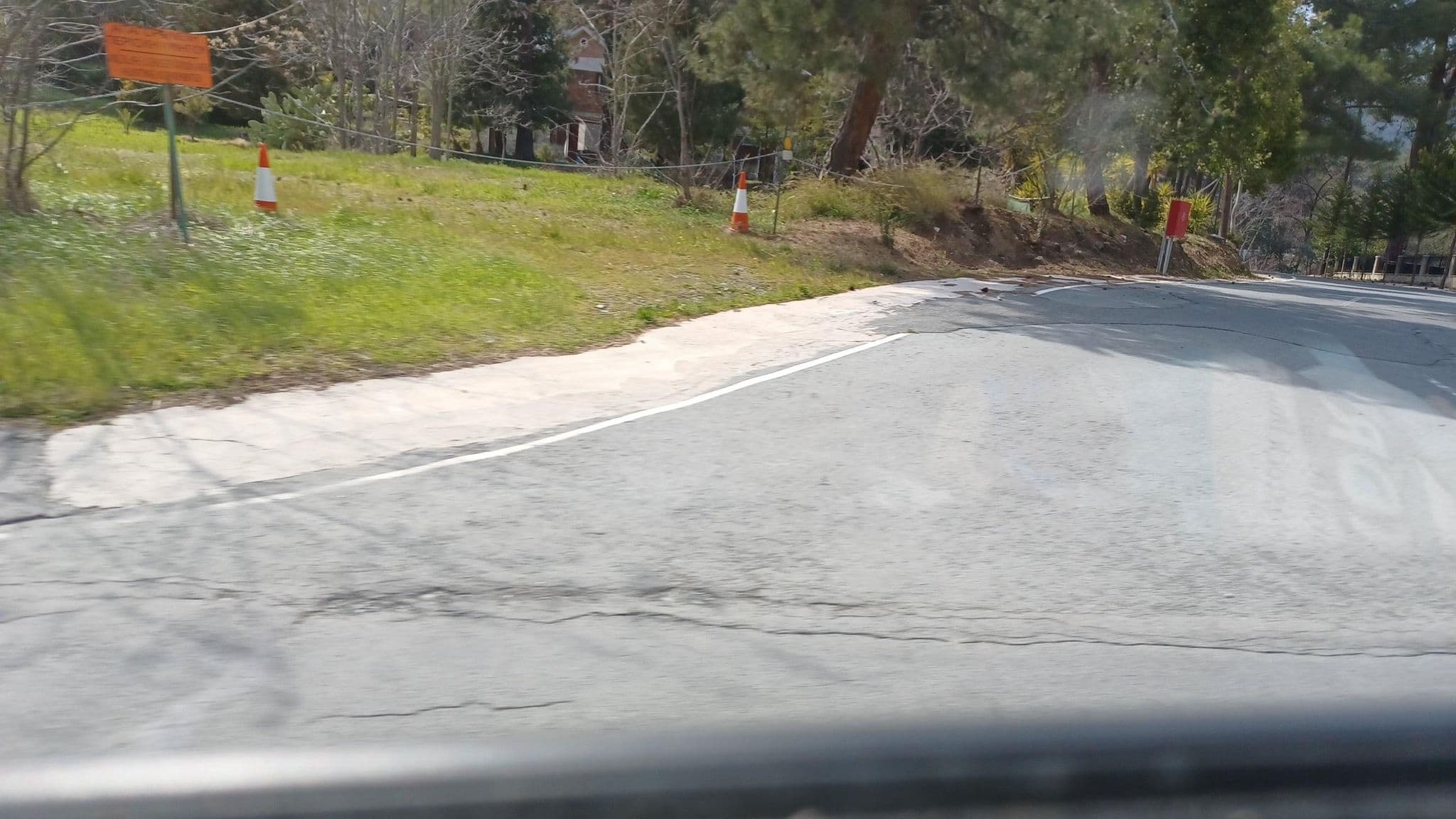 Street view near Pineview Boutique Hotel, Peléndri — © noa1 (CC BY-SA · Mapillary)