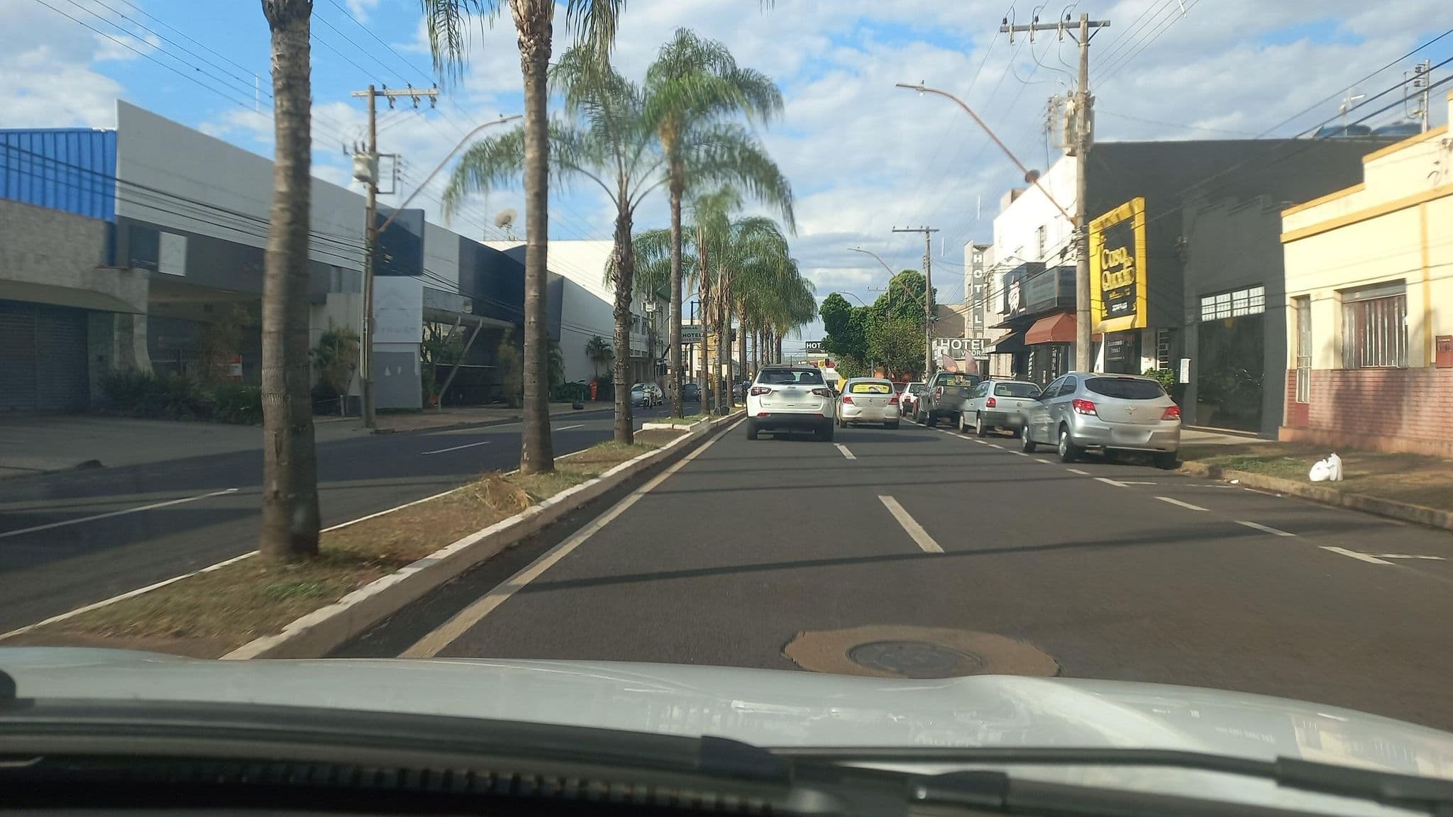 Street view near Vitoria Palace Hotel, Uberaba — © EngMurilloCarvalho (CC BY-SA · Mapillary)
