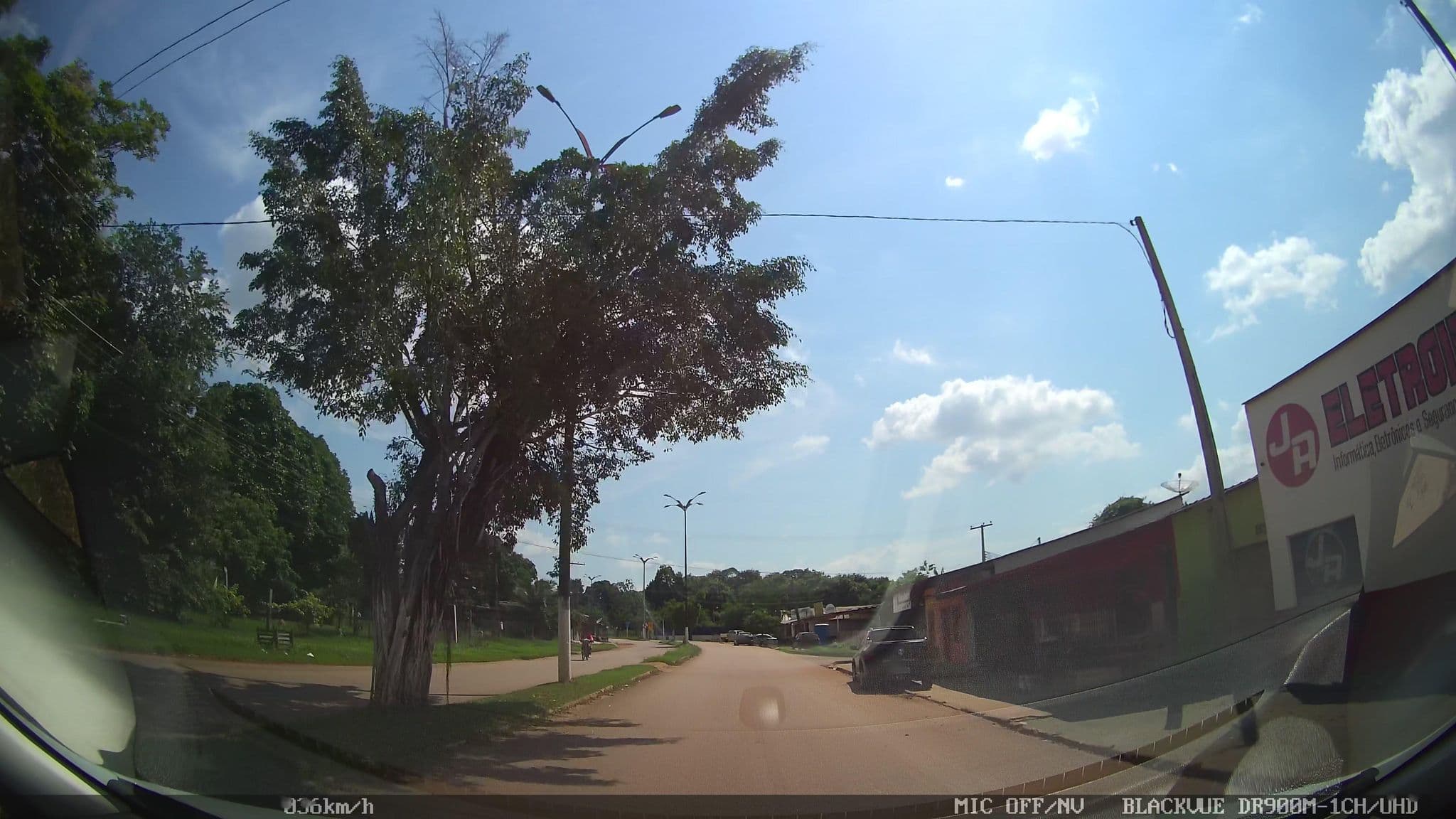 Street view near Trevo Hotel e Restaurante, Humaitá — © kafri (CC BY-SA · Mapillary)