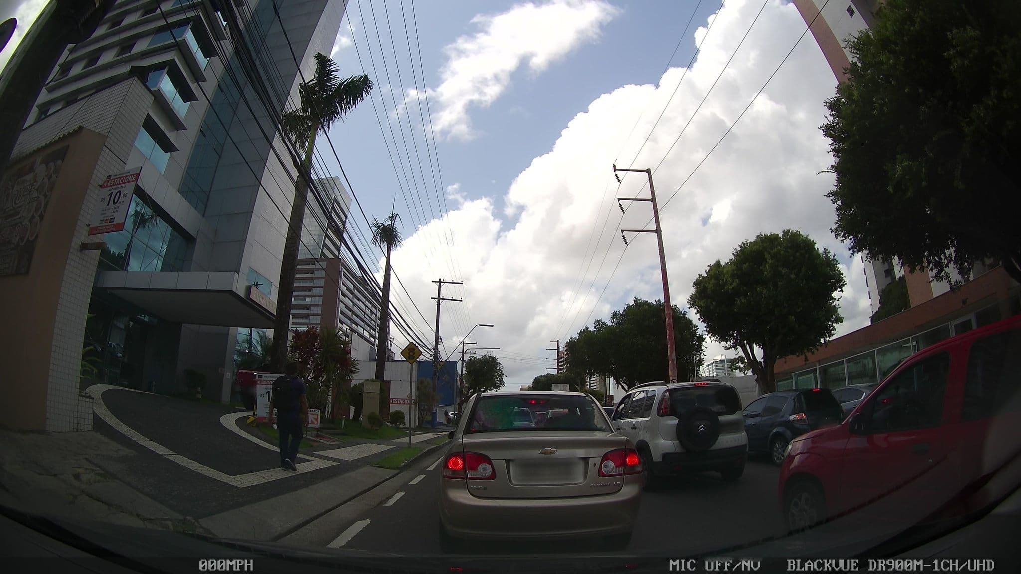 Street view near Hotel Mercure Restaurante, Manaus — © kaart_1 (CC BY-SA · Mapillary)