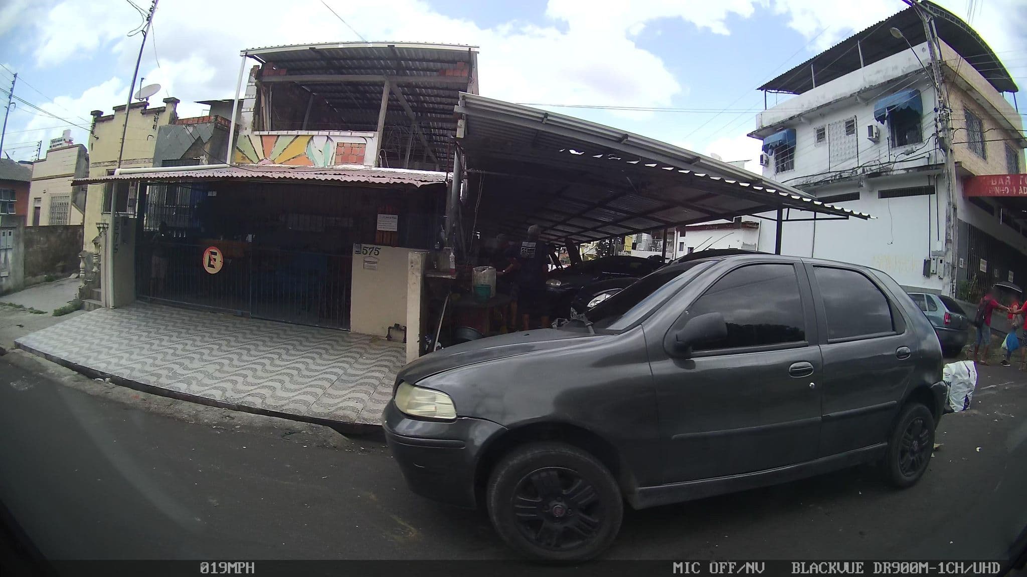 Street view near Amazon camping hostel, Manaus — © kaart_1 (CC BY-SA · Mapillary)