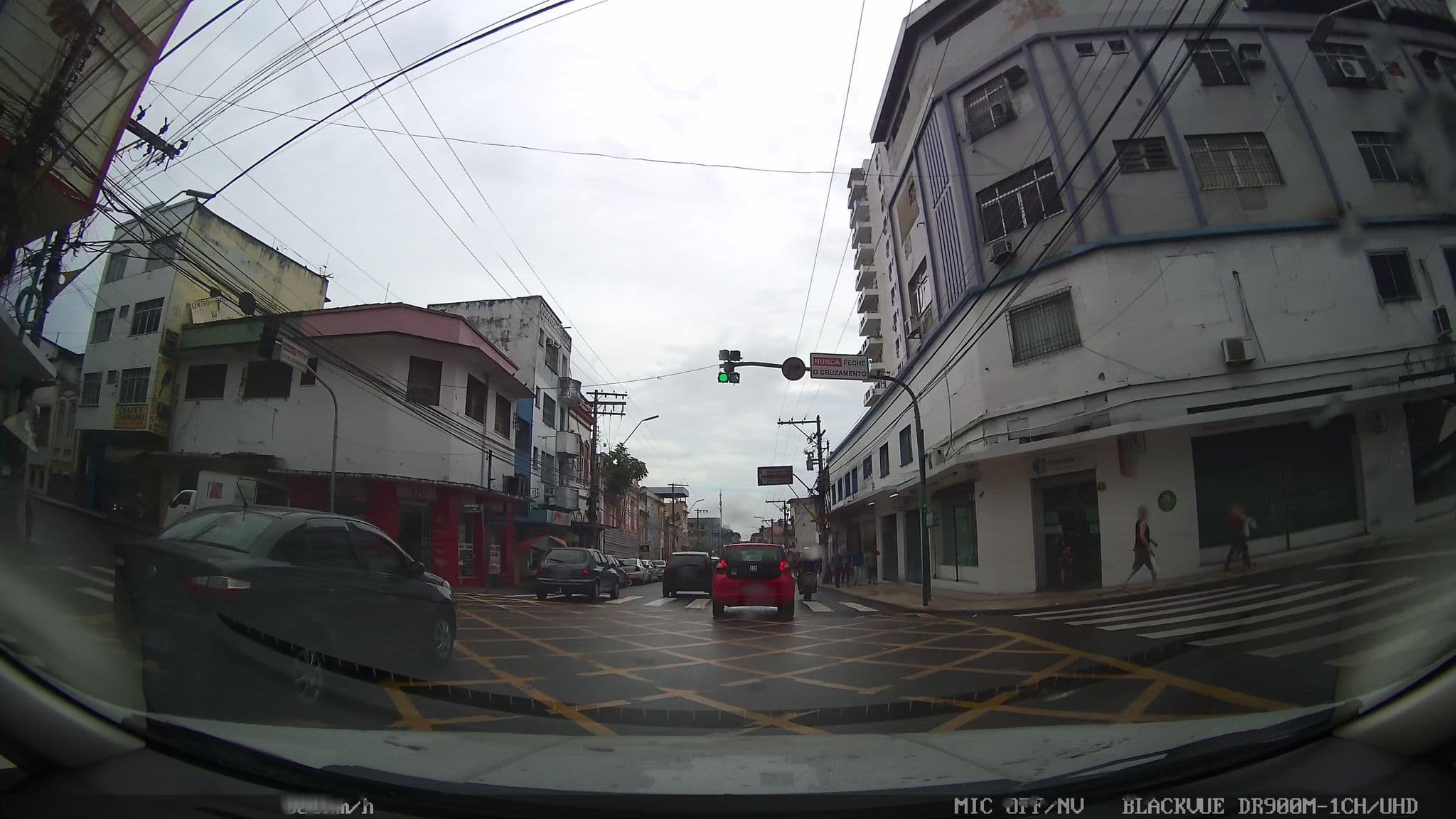 Street view near Hotel Sombra, Manaus — © kafri (CC BY-SA · Mapillary)