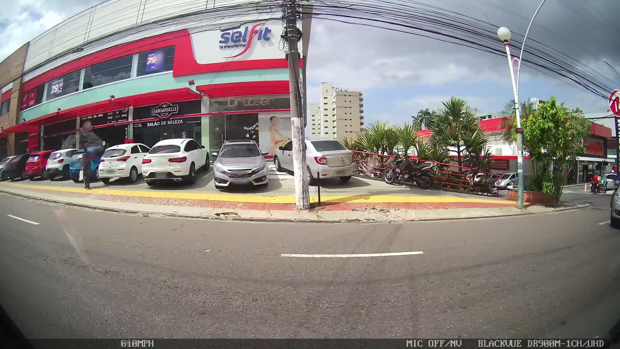 Street view near Pousada Manauense, Manaus — © kaart_1 (CC BY-SA · Mapillary)