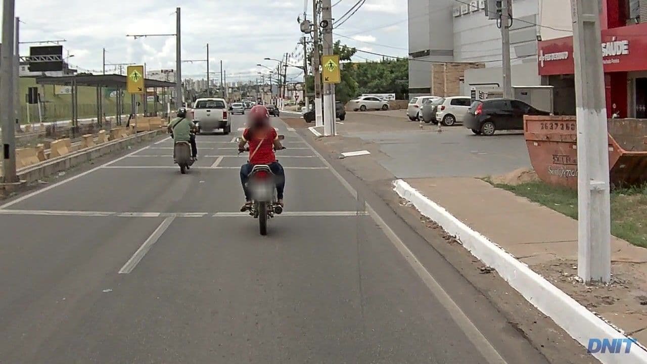 Street view near Hotel Mangabeiras, Várzea Grande — © dnitgeo (CC BY-SA · Mapillary)