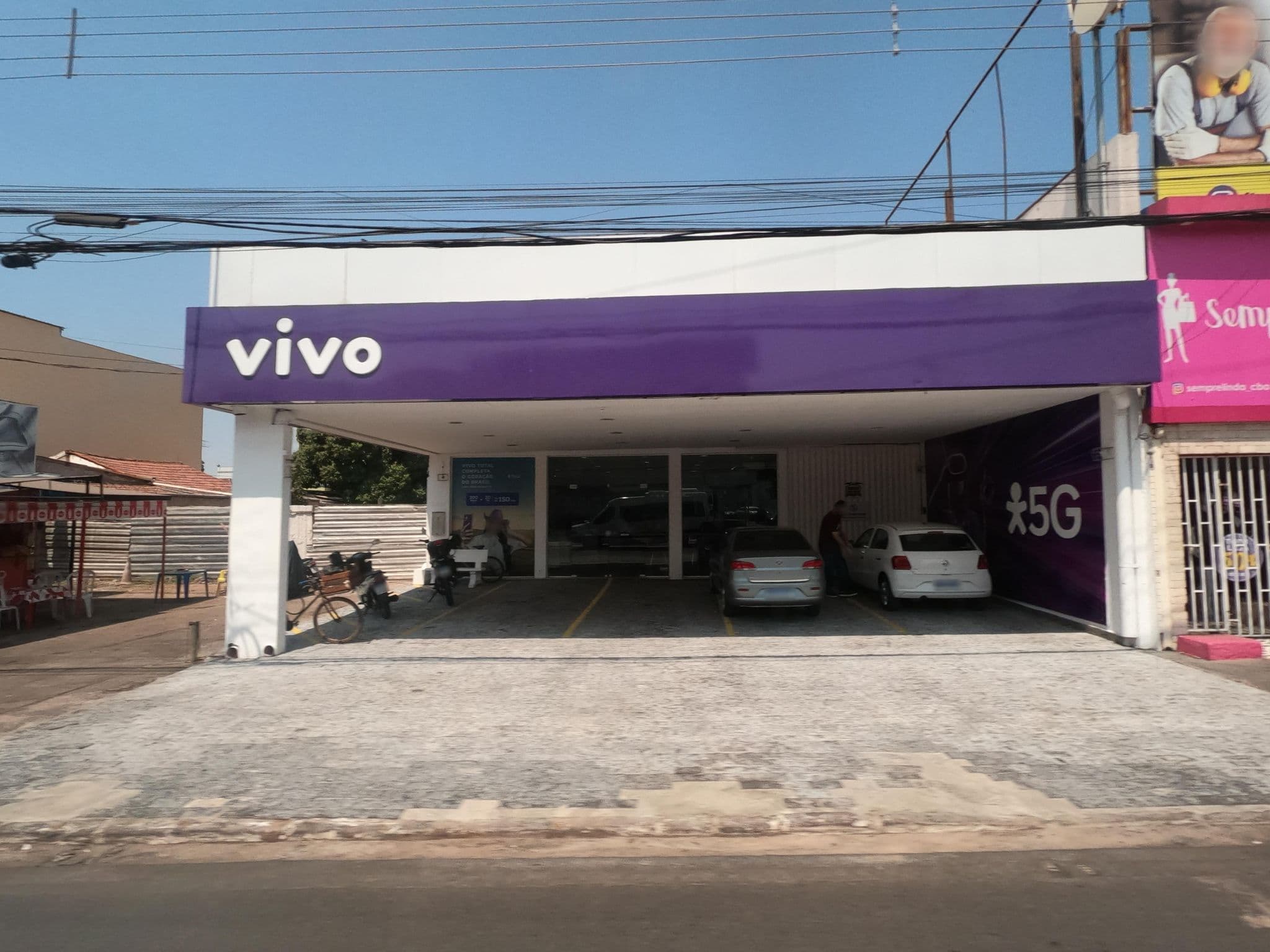 Street view near Hotel Dia E Noite, Várzea Grande — © MuitoAlemdasFronteiras (CC BY-SA · Mapillary)