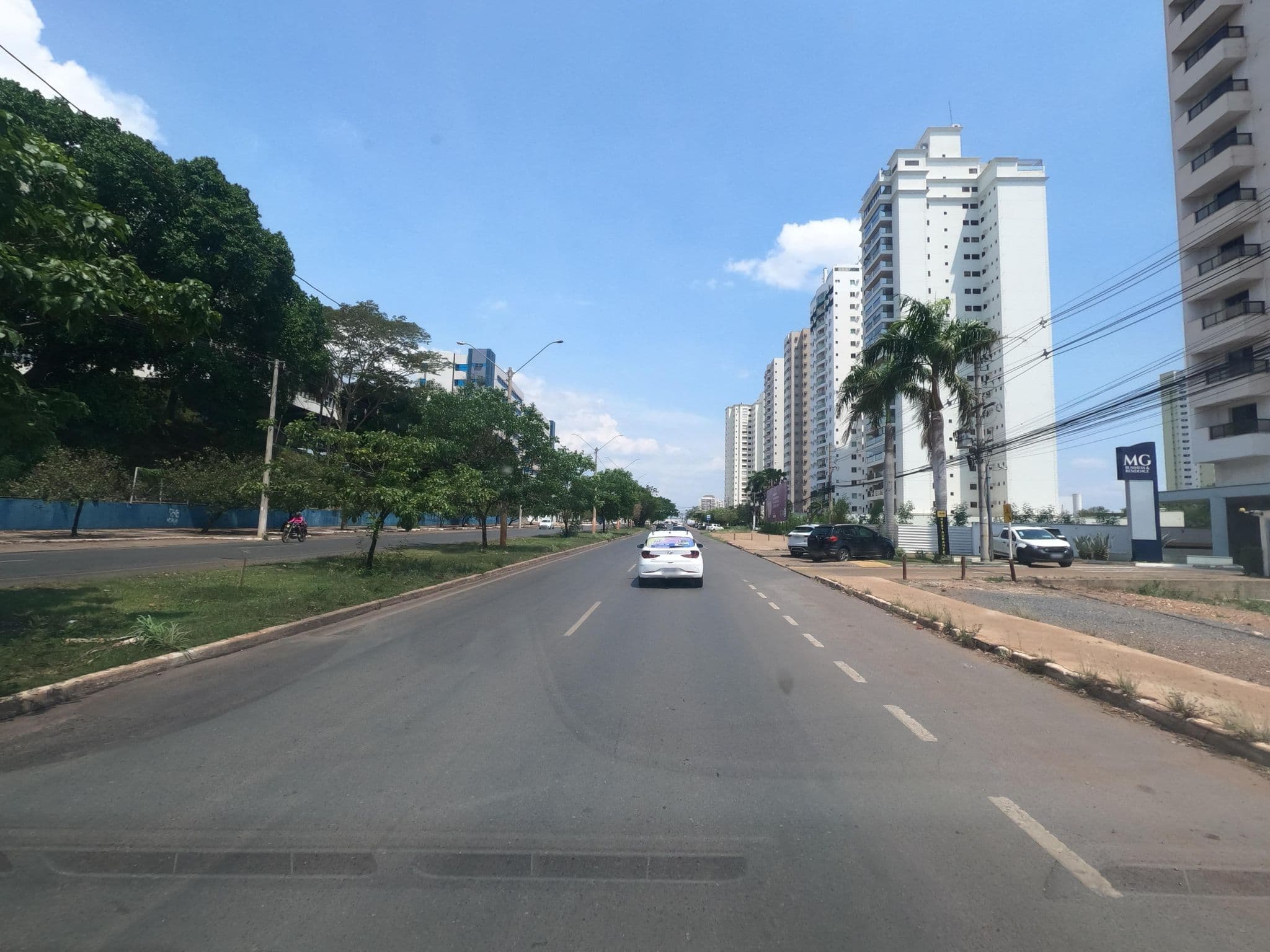 Street view near Transamérica Executive Cuiabá, Cuiabá — © MuitoAlemdasFronteiras (CC BY-SA · Mapillary)