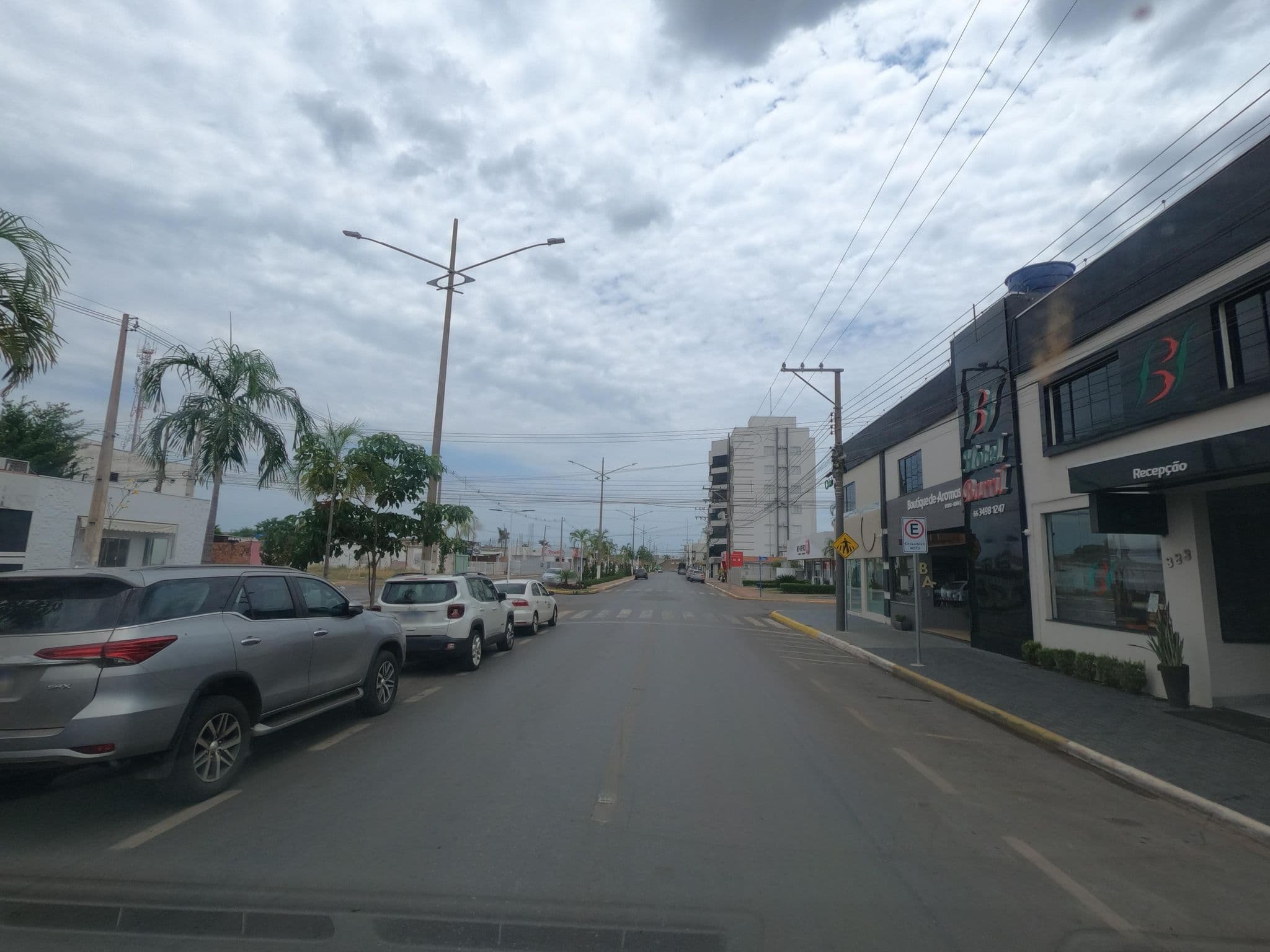 Street view near Hotel Barril, Poxoréu — © MuitoAlemdasFronteiras (CC BY-SA · Mapillary)