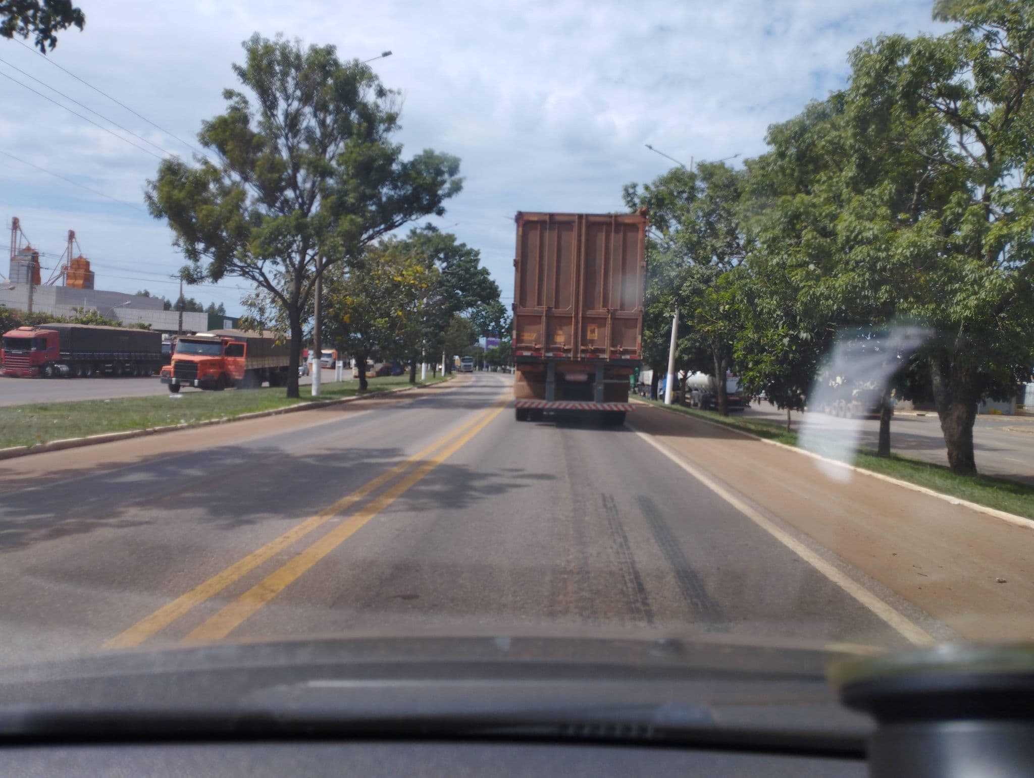 Street view near hotel barril, Campo Verde — © klaime (CC BY-SA · Mapillary)