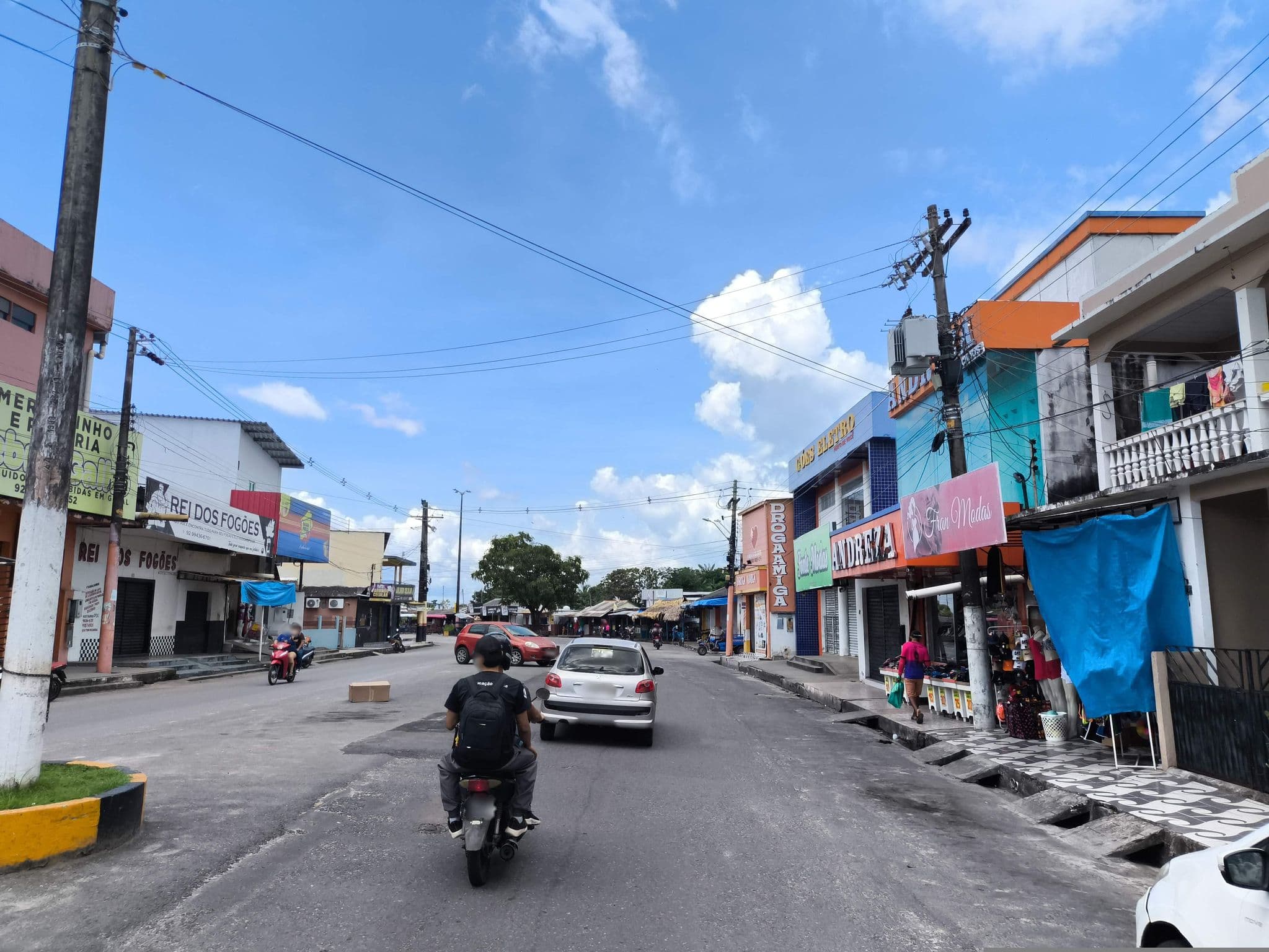 Street view near Hotel Natal, Parintins — © davyrabelo (CC BY-SA · Mapillary)