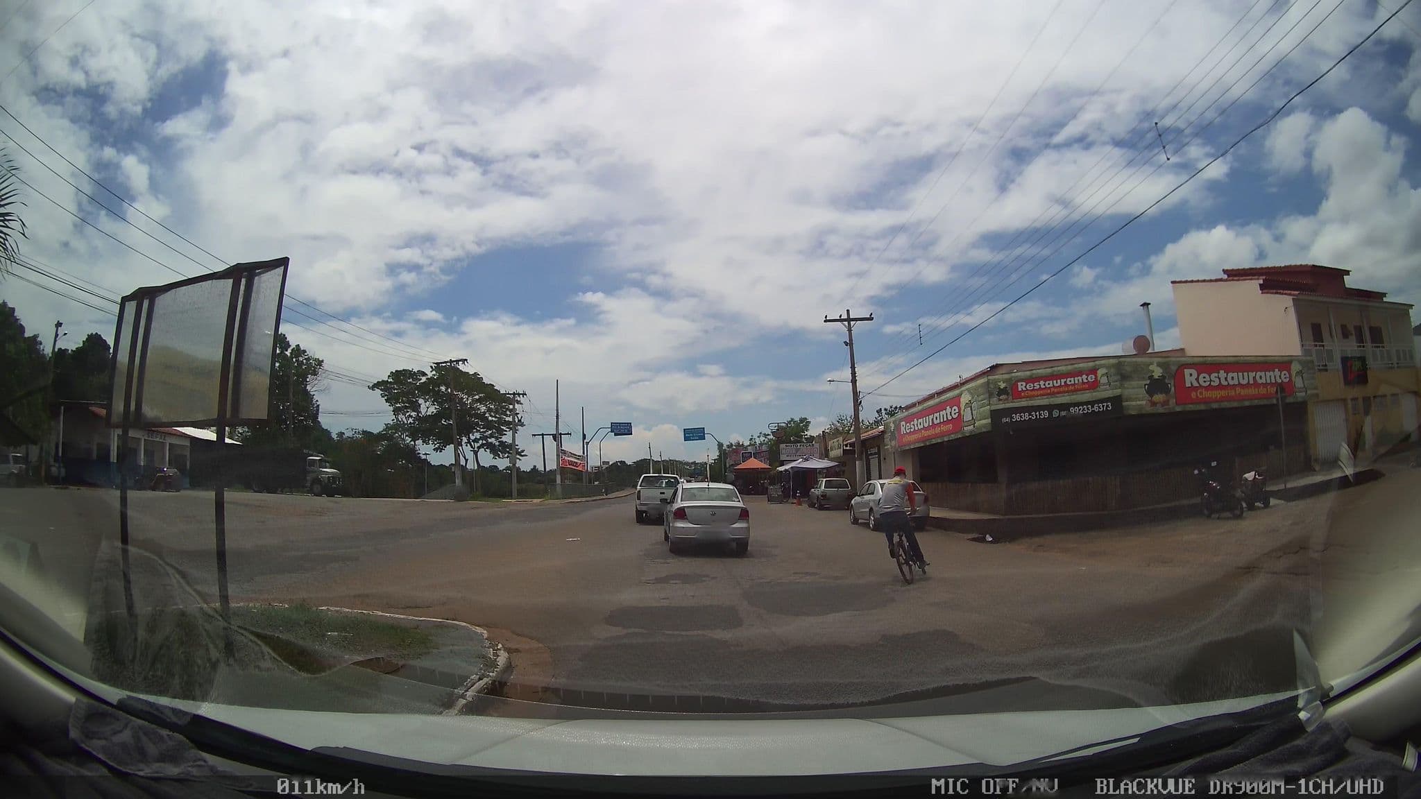 Street view near Pousada Manga Rosa, Aragarças — © kafri (CC BY-SA · Mapillary)