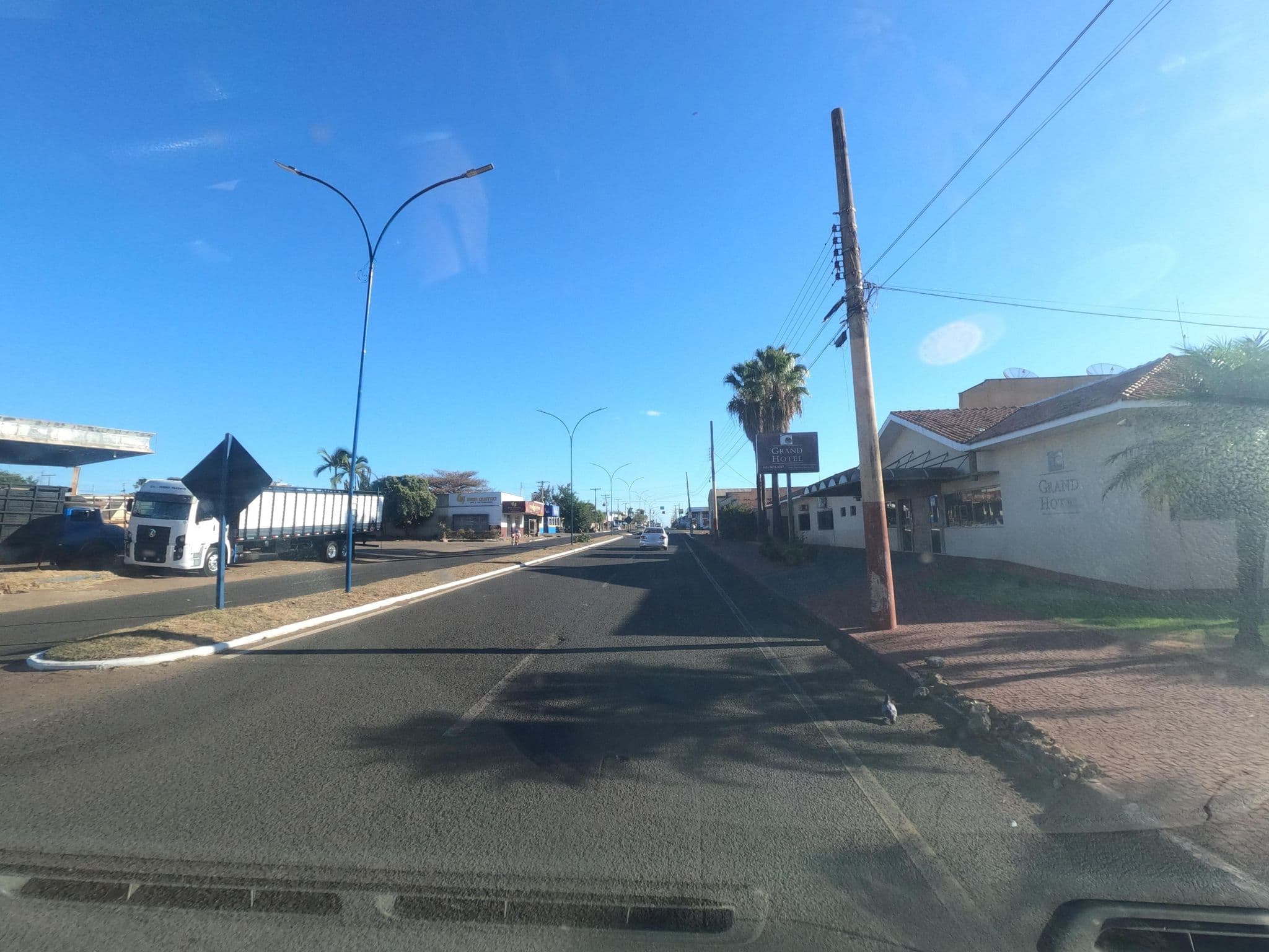 Street view near Grand Hotel, Iporá — © MuitoAlemdasFronteiras (CC BY-SA · Mapillary)