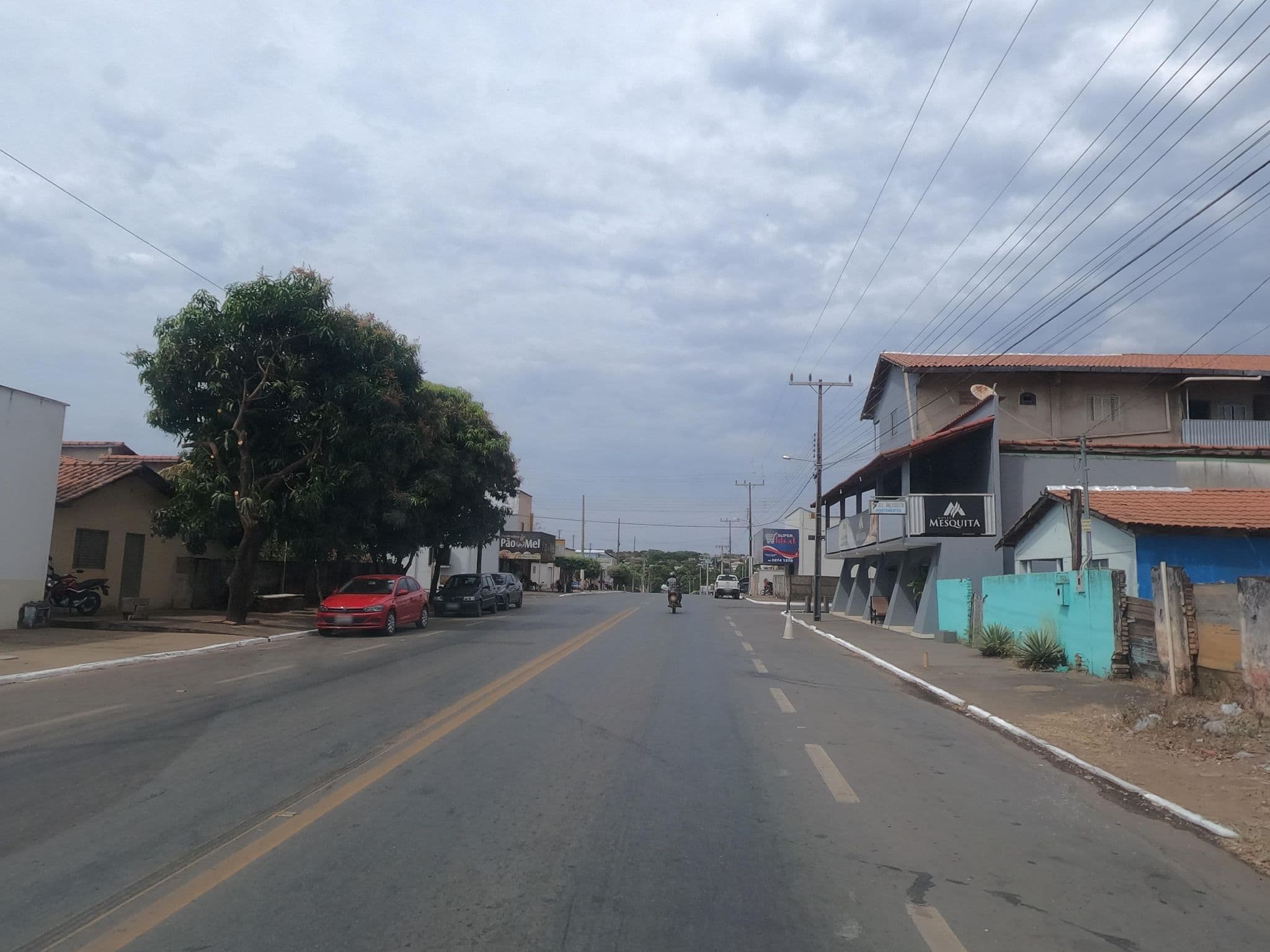 Street view near Mesquita Hotel, Iporá — © MuitoAlemdasFronteiras (CC BY-SA · Mapillary)