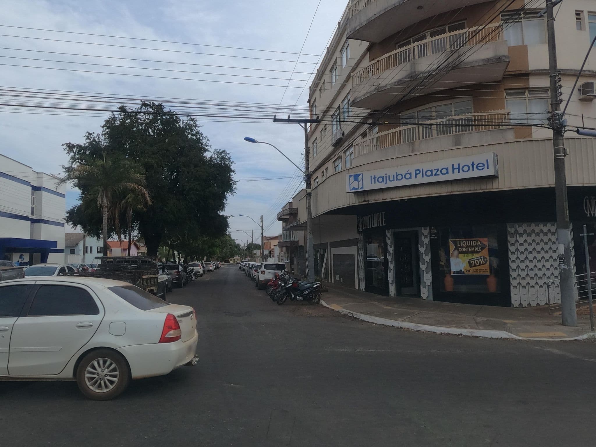 Street view near Itajubá Plaza Hotel, Iporá — © MuitoAlemdasFronteiras (CC BY-SA · Mapillary)