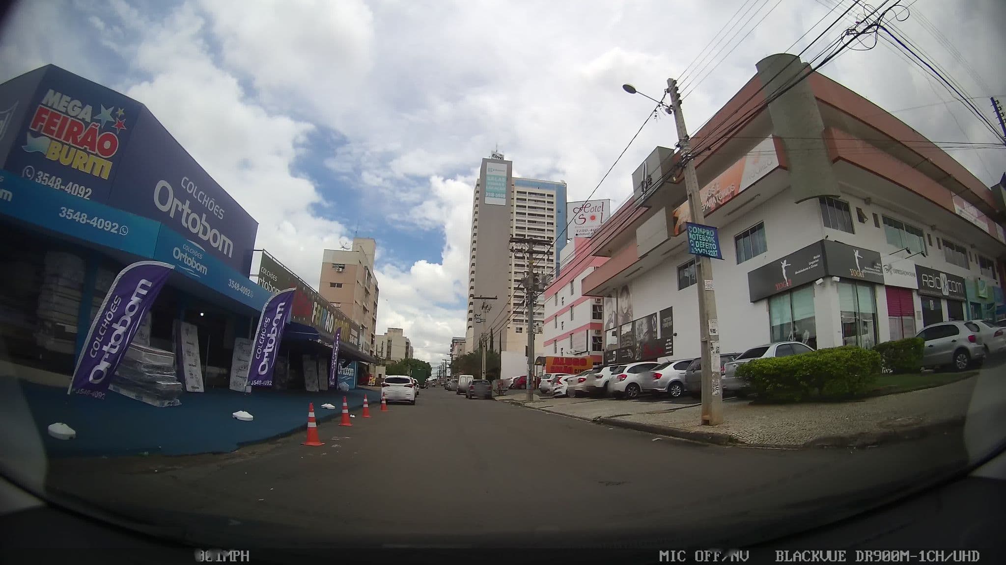 Street view near Hotel Sol, Goiânia — © kaart_4 (CC BY-SA · Mapillary)