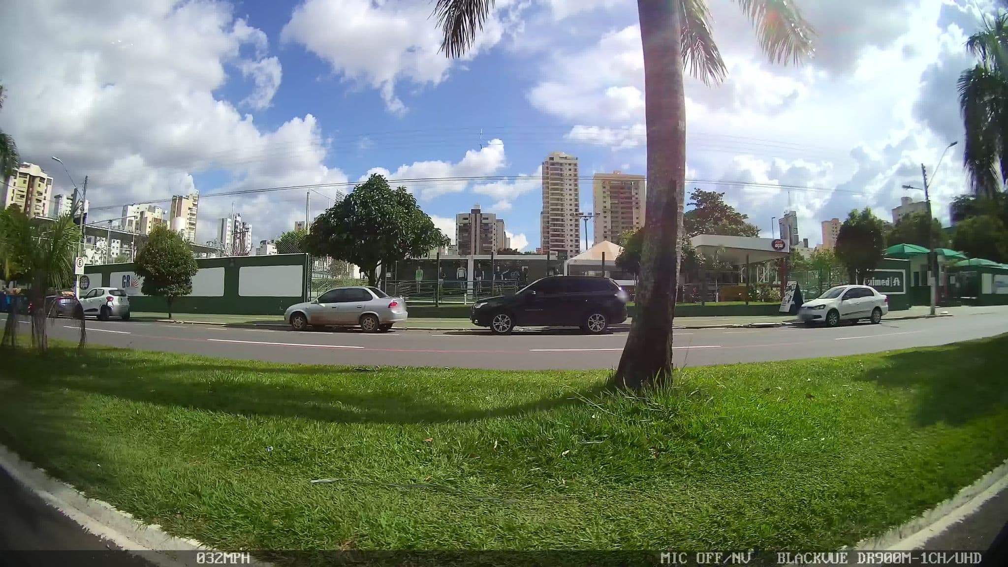 Street view near Flat - Apart Hotel Goiânia, Goiânia — © kaart_4 (CC BY-SA · Mapillary)