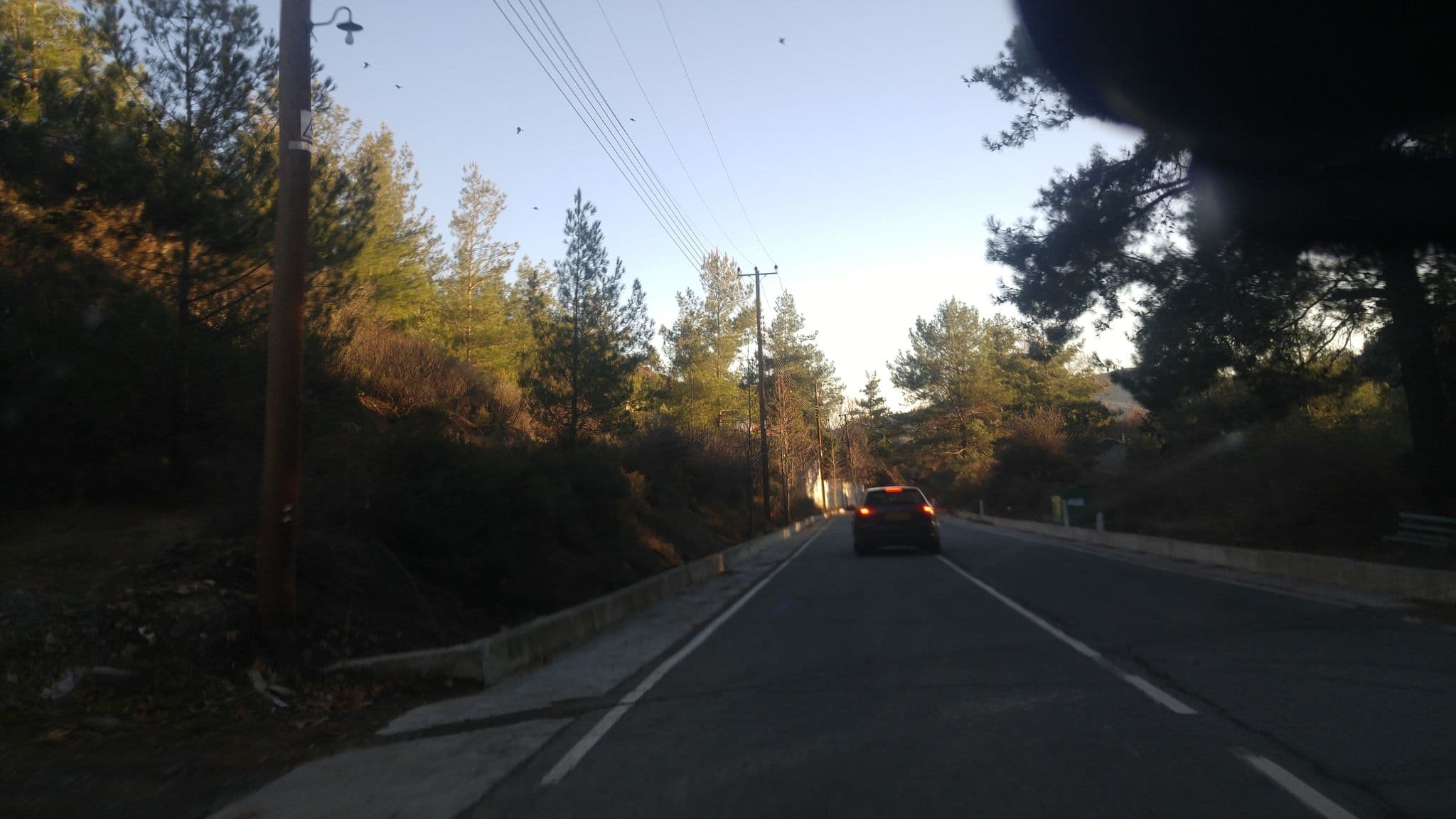 Street view near Stone Wood Cottages, Peléndri — © sipatsalidis (CC BY-SA · Mapillary)