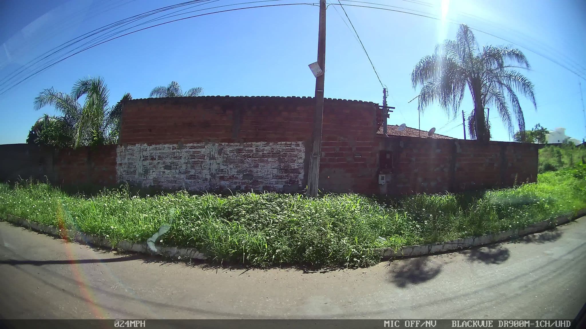 Street view near Pousada Ana Rosa, Trindade — © kaart_4 (CC BY-SA · Mapillary)