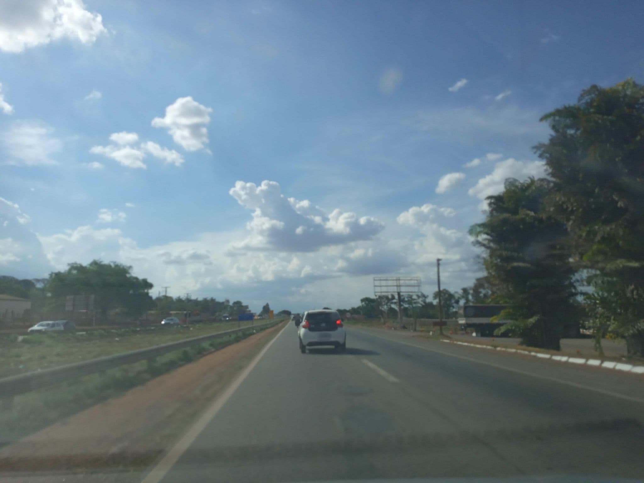 Street view near D'Lírios Motel, Goiânia — © marcos_medeiros (CC BY-SA · Mapillary)