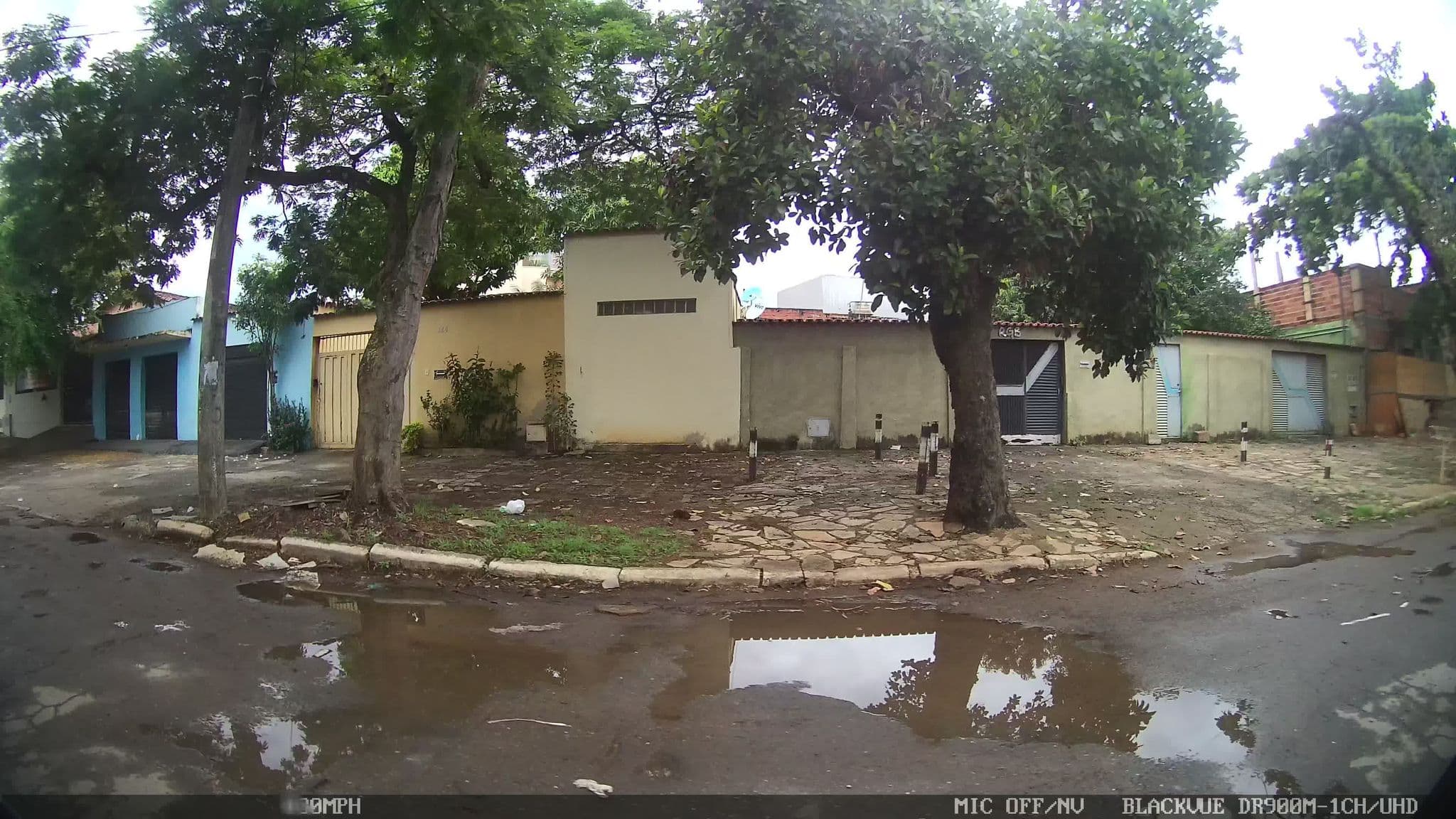 Street view near Hotel Goiânia, Goiânia — © kaart_4 (CC BY-SA · Mapillary)