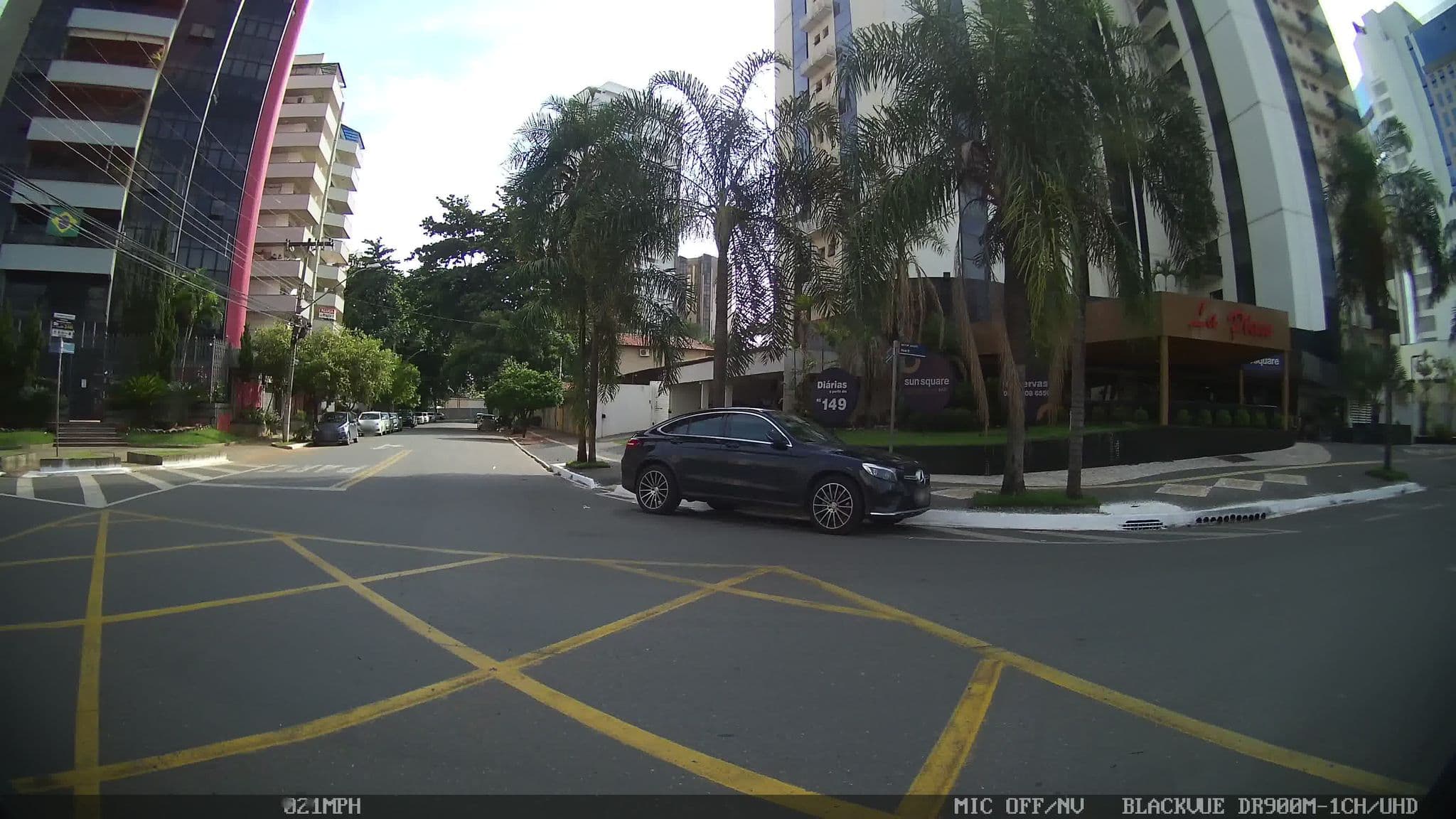 Street view near Vivence Suítes Hotel, Goiânia — © kaart_4 (CC BY-SA · Mapillary)