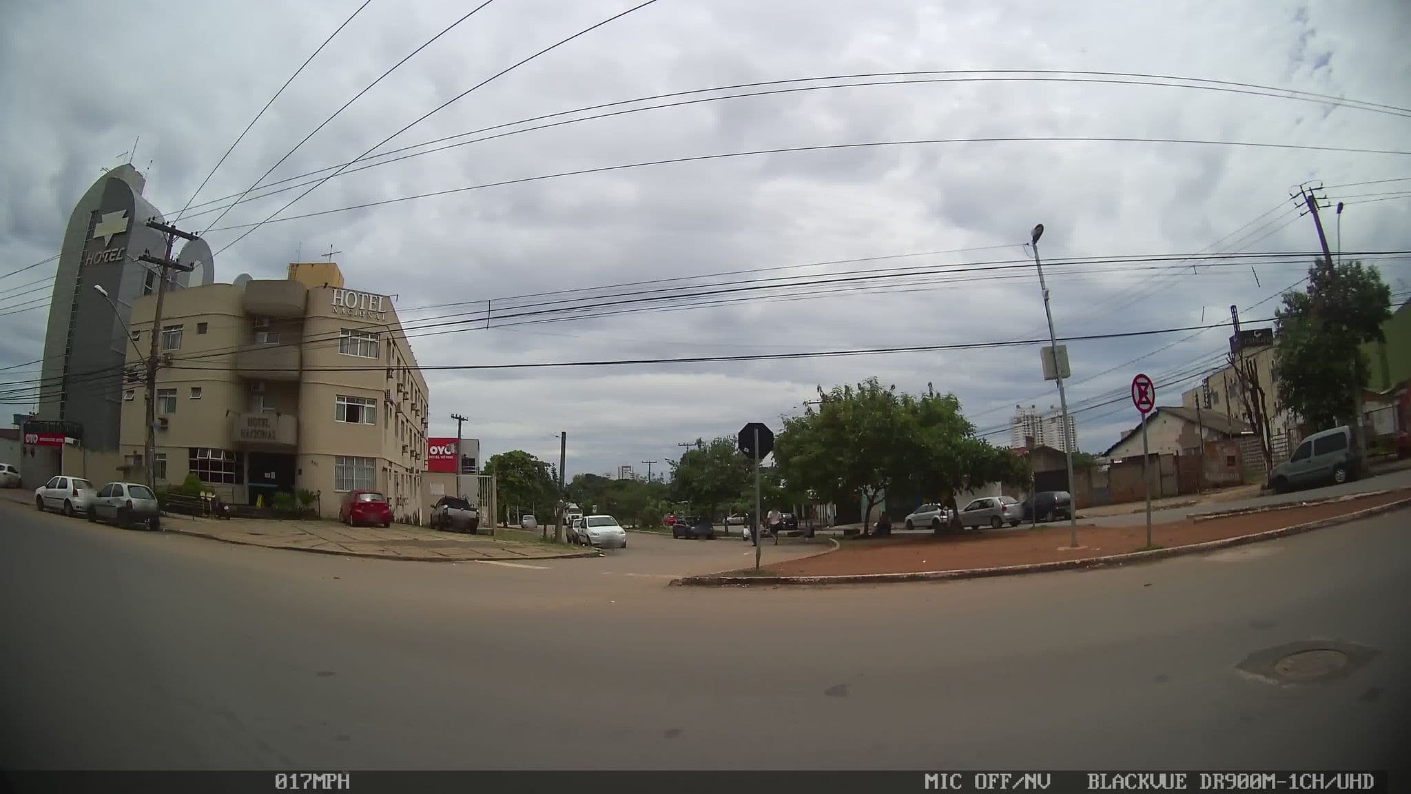 Street view near Hotel Nacional, Goiânia — © kaart_4 (CC BY-SA · Mapillary)
