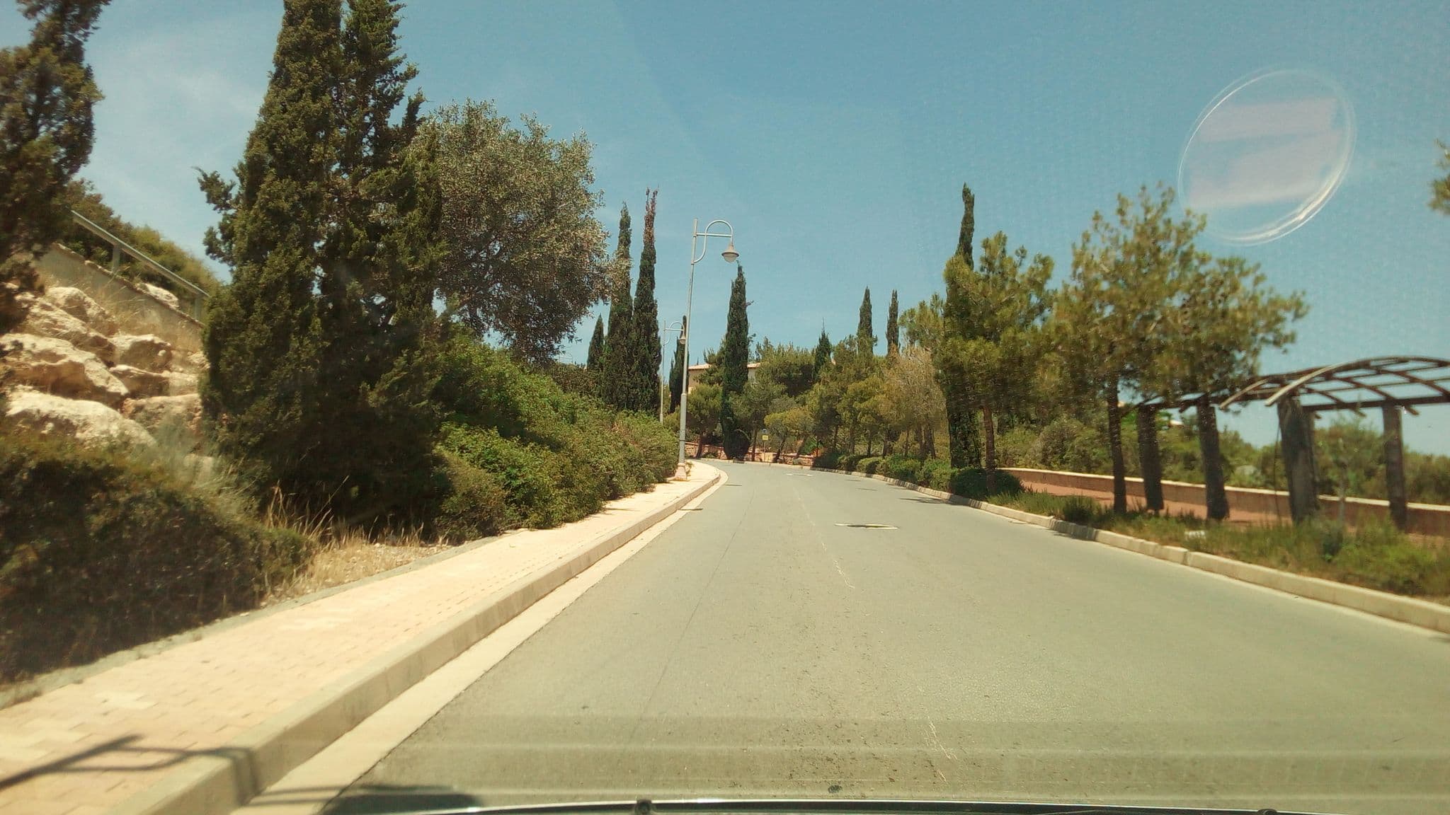 Street view near 2101, Pissoúri — © stpkyriakou (CC BY-SA · Mapillary)