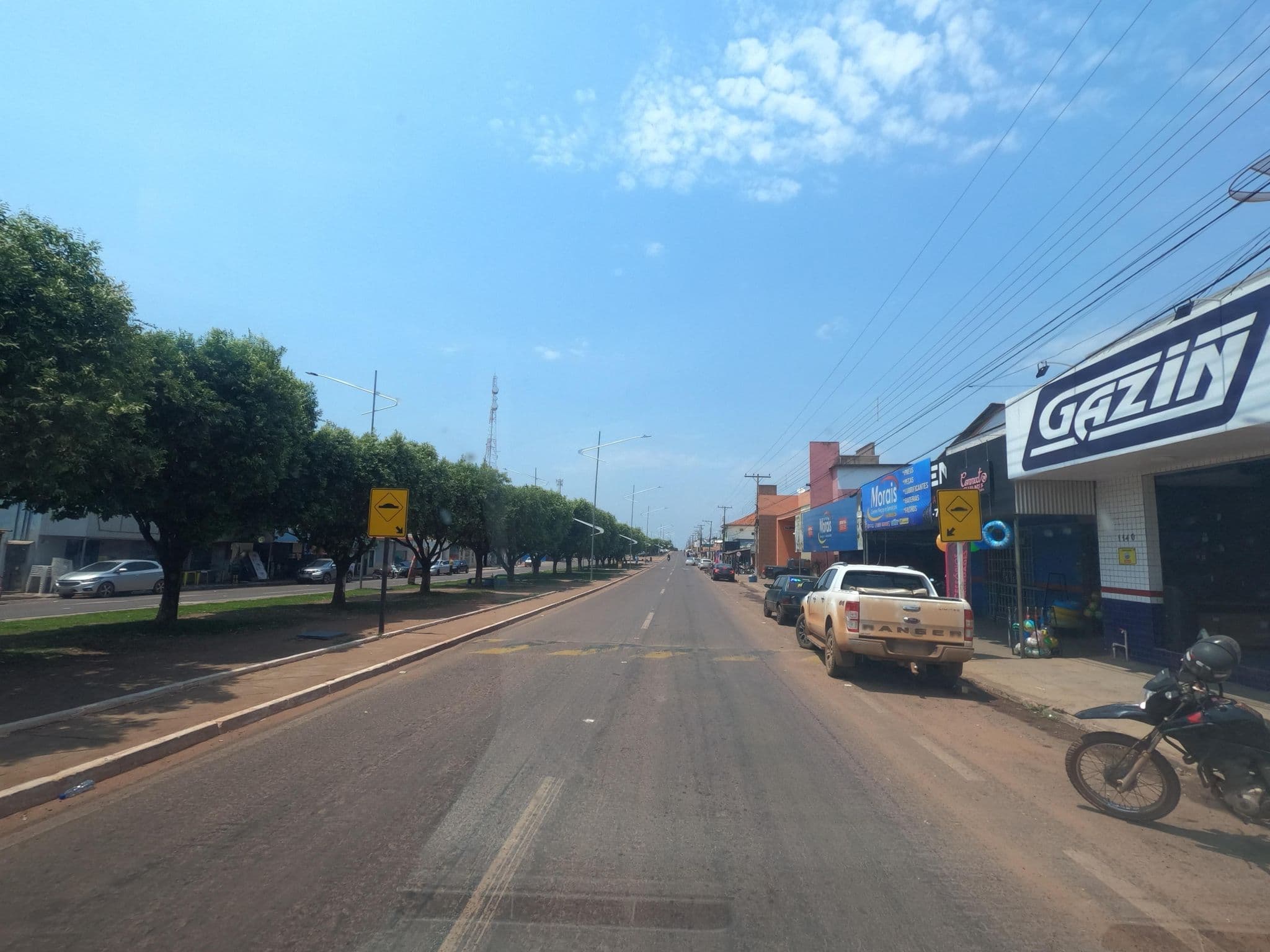 Street view near Jeriva Hotel & Lanchonete, Ribeirão Cascalheira — © MuitoAlemdasFronteiras (CC BY-SA · Mapillary)