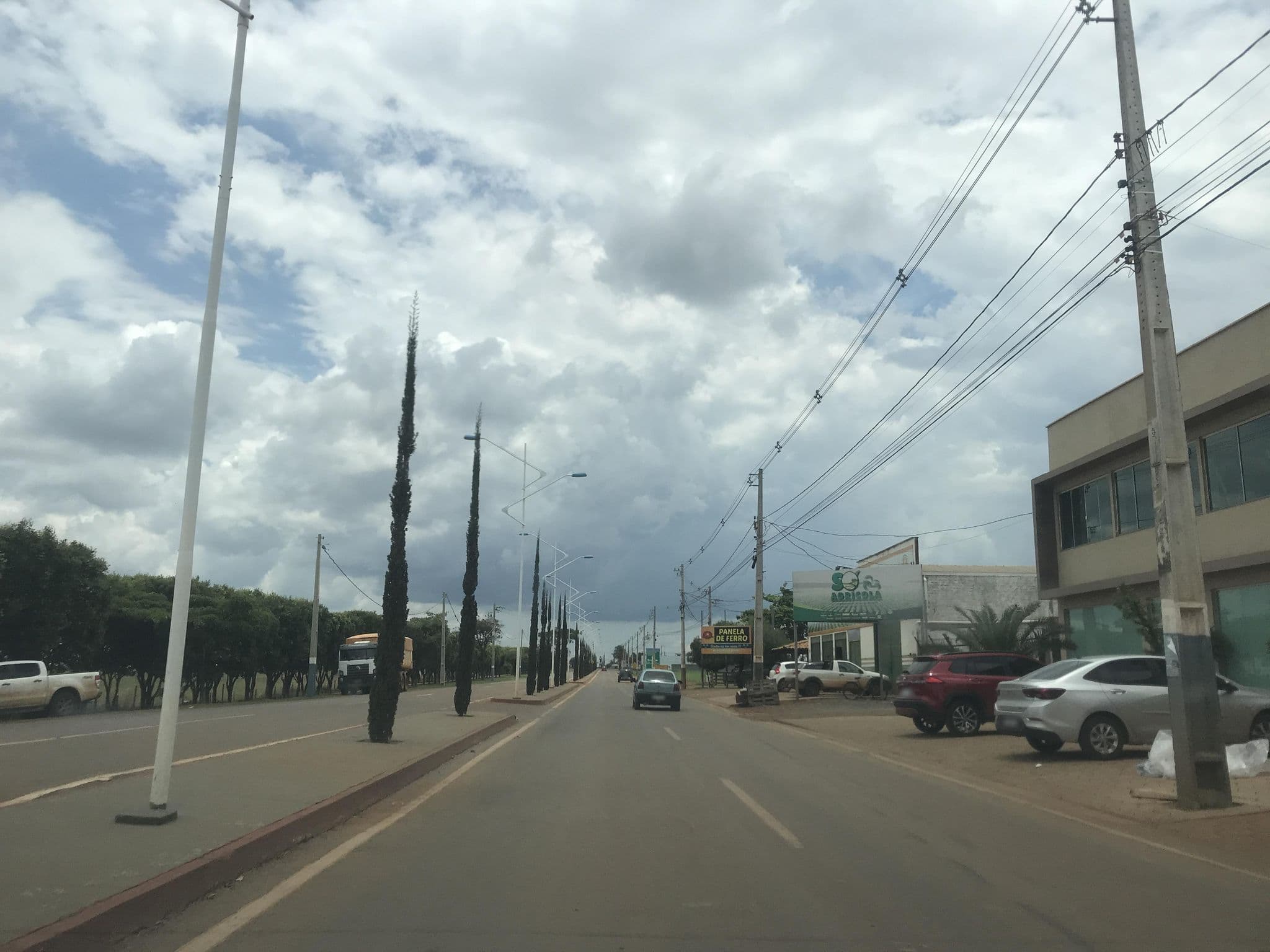Street view near Hotel Via Palace, Vianópolis — © wesleygmartins (CC BY-SA · Mapillary)