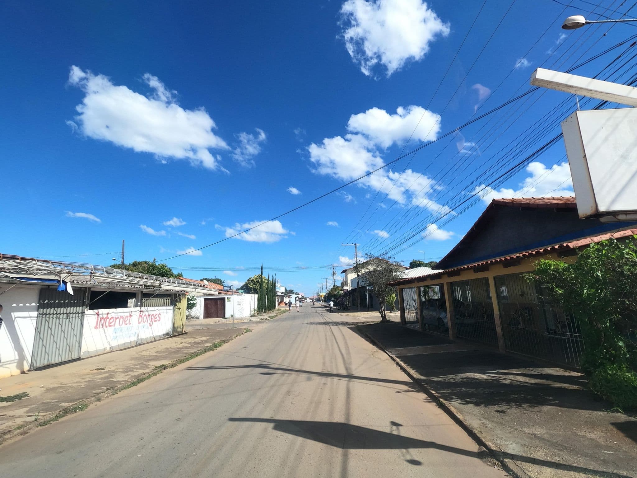 Street view near Pousada Martins, Abadiânia — © MuitoAlemdasFronteiras (CC BY-SA · Mapillary)