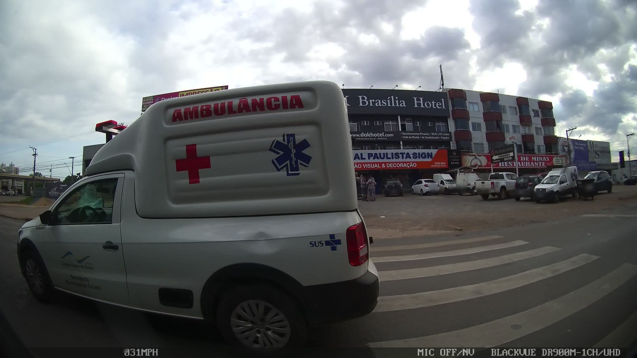 Street view near Dallas Park Hotel, Águas Claras — © kaart_4 (CC BY-SA · Mapillary)