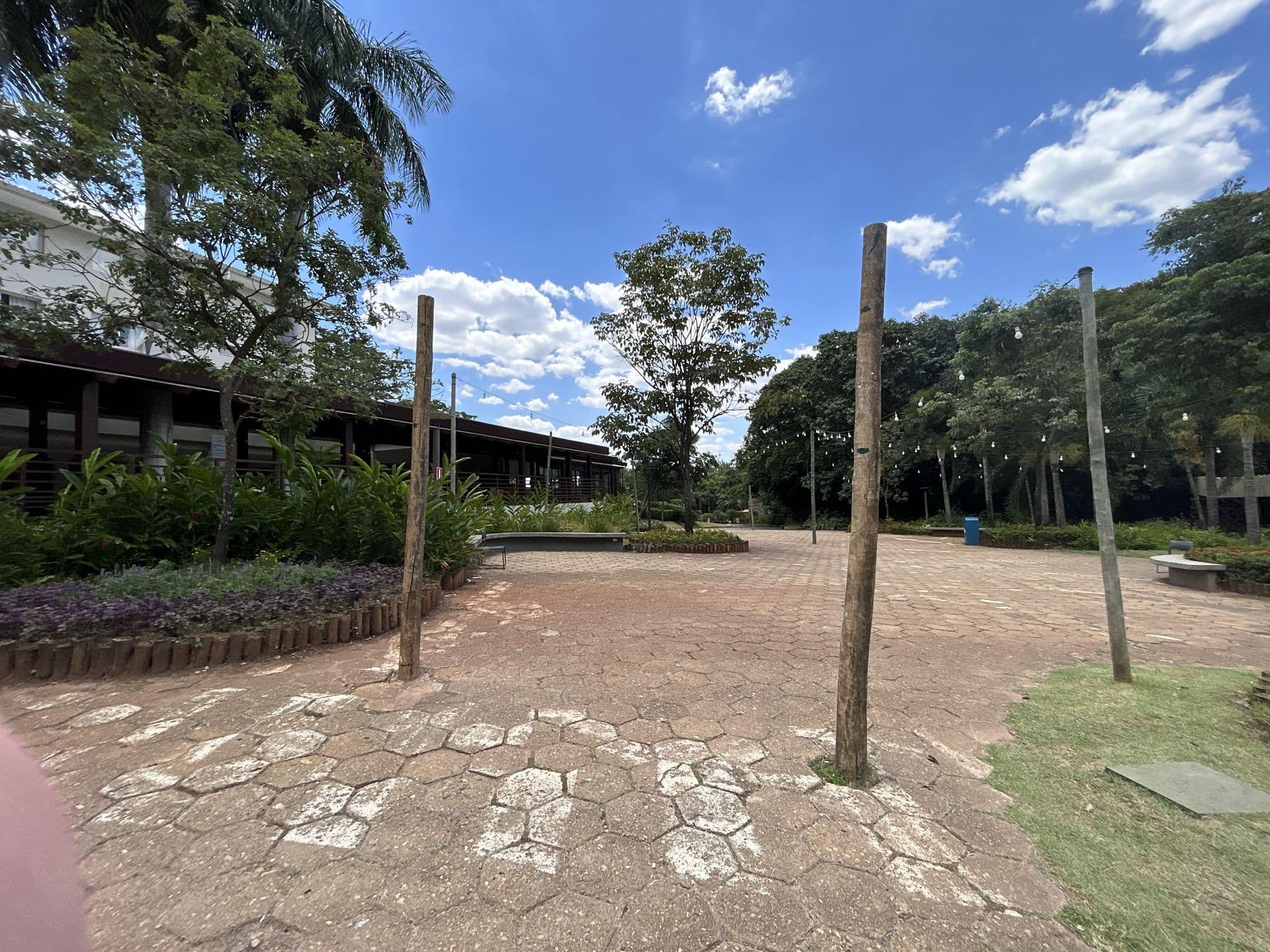 Street view near Hotel Pousada qt. 108, Rio Quente — © wesleygmartins (CC BY-SA · Mapillary)