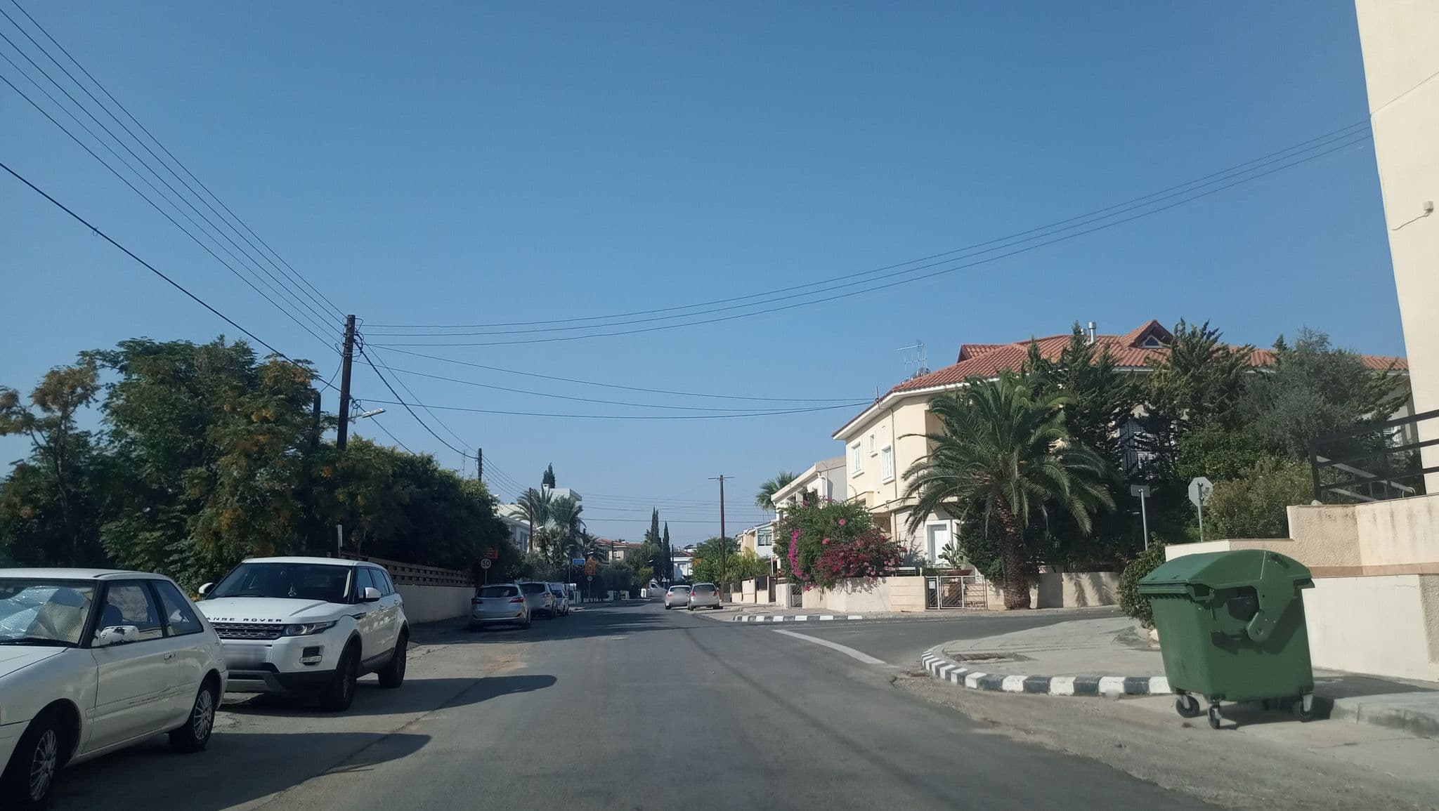 Street view near Denis Hotel, Aglantziá — © giannos (CC BY-SA · Mapillary)