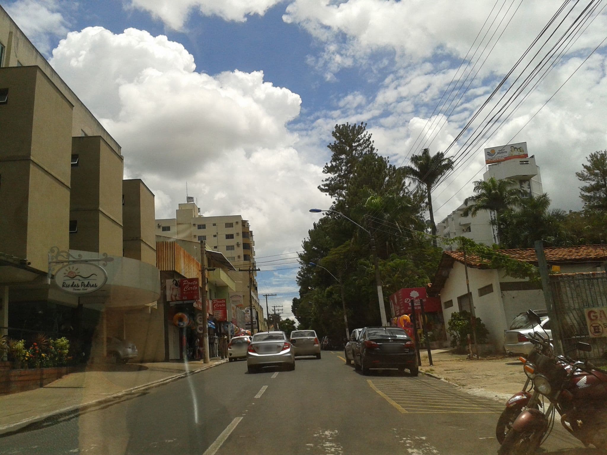 Street view near Apart Acquaville Caldas Novas, Caldas Novas — © marcos_medeiros (CC BY-SA · Mapillary)